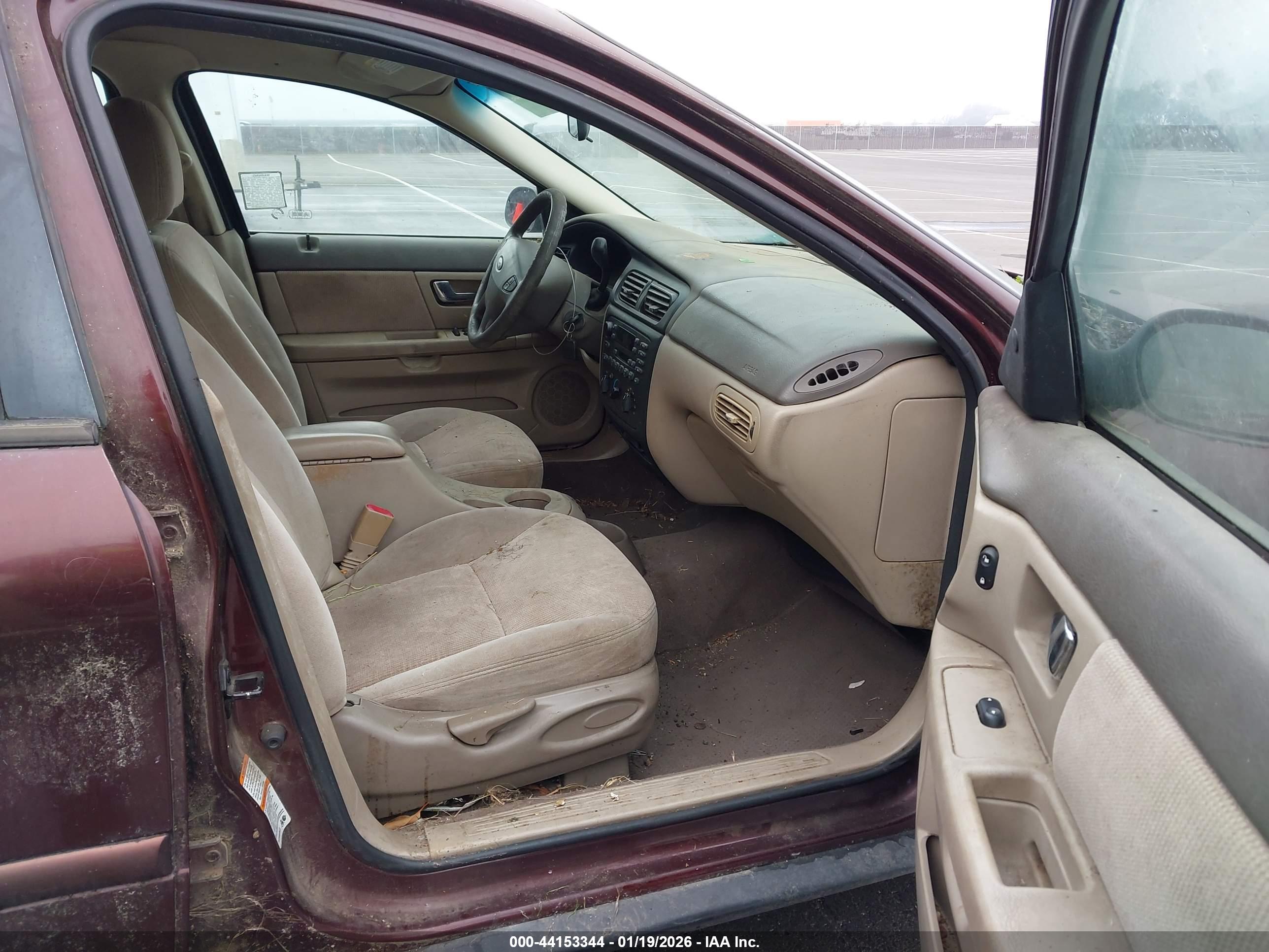FORD TAURUS image 5