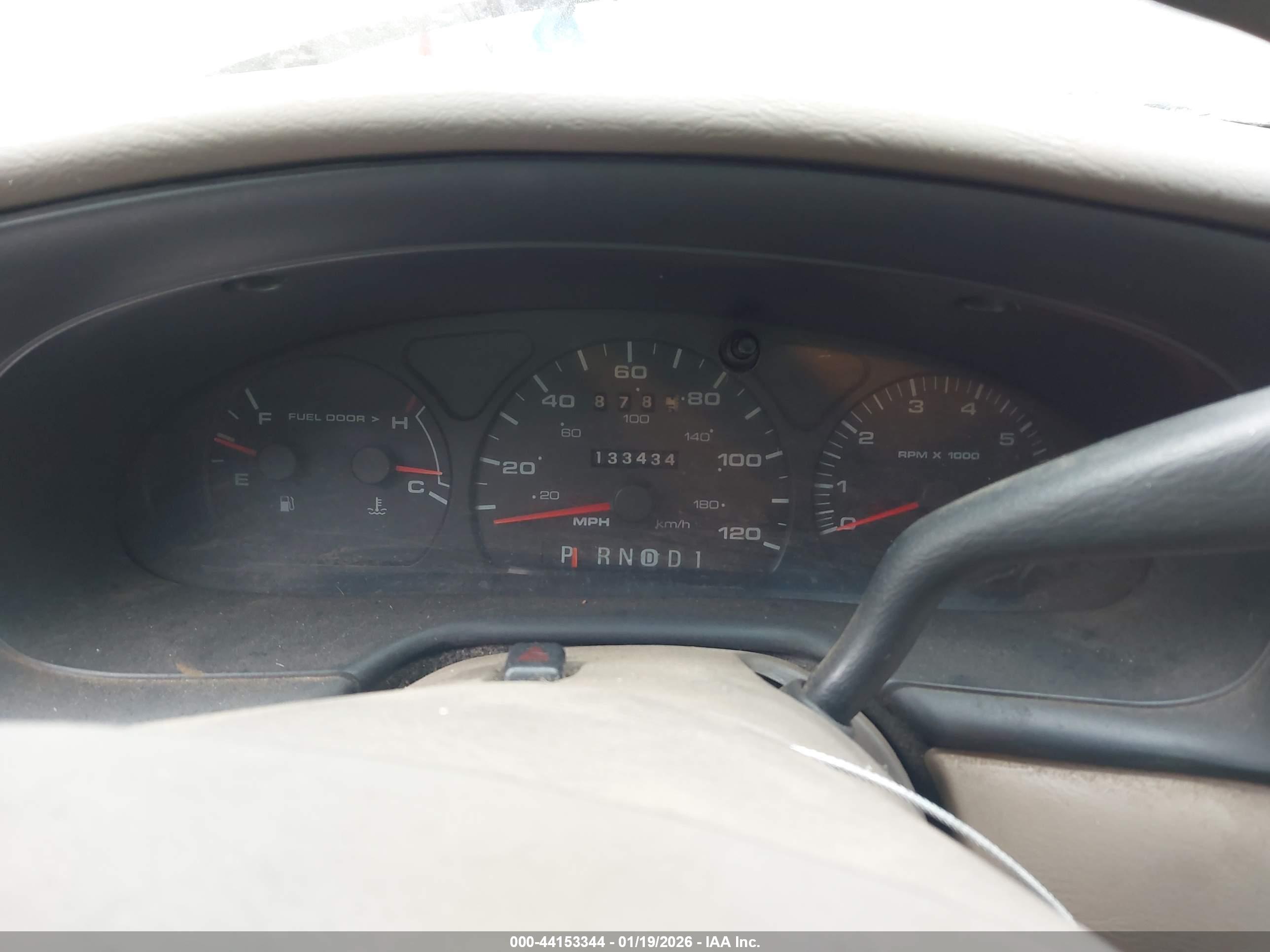 FORD TAURUS image 7