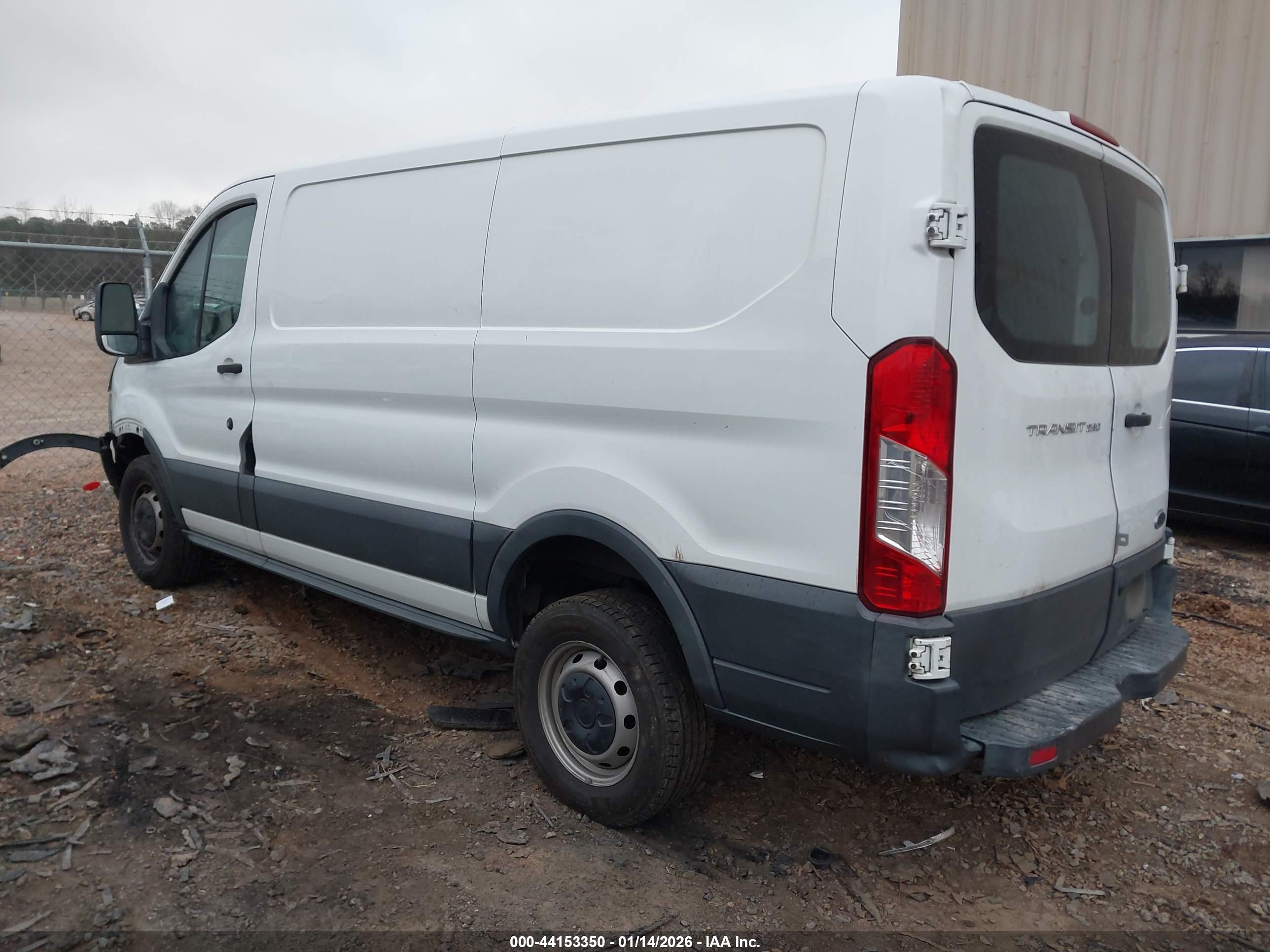 FORD TRANSIT-250 image 3