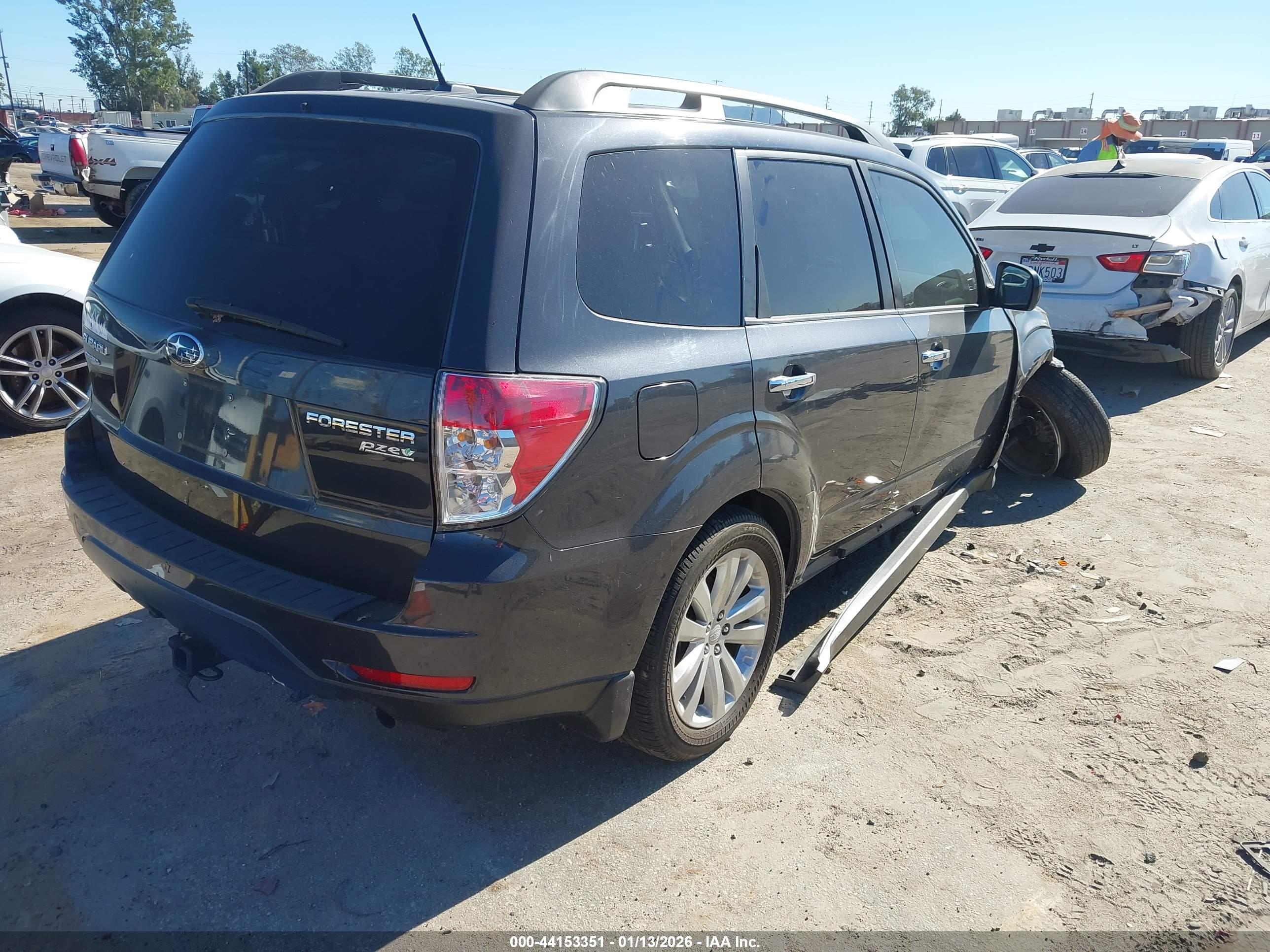 SUBARU FORESTER image 4