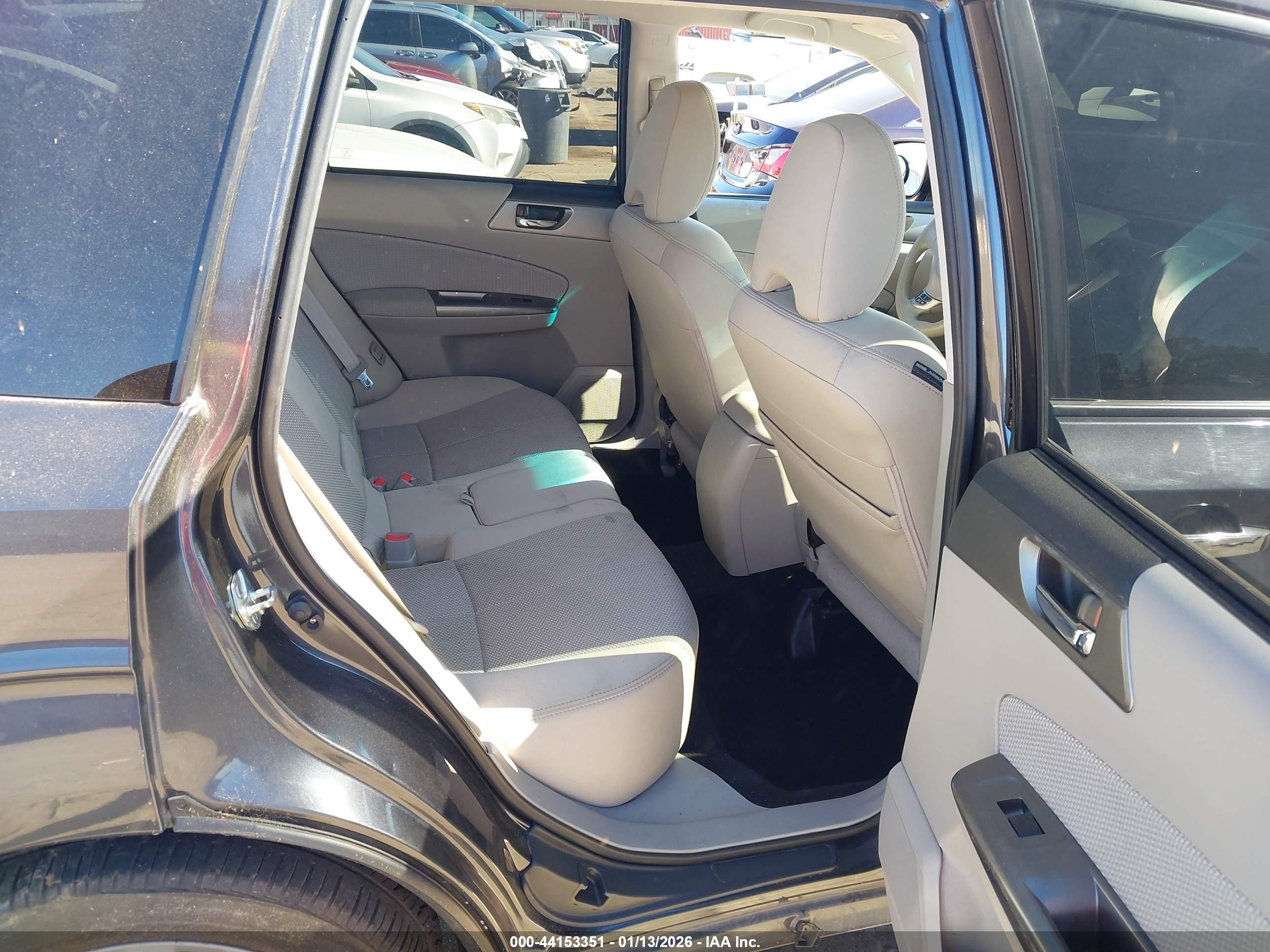 SUBARU FORESTER image 8