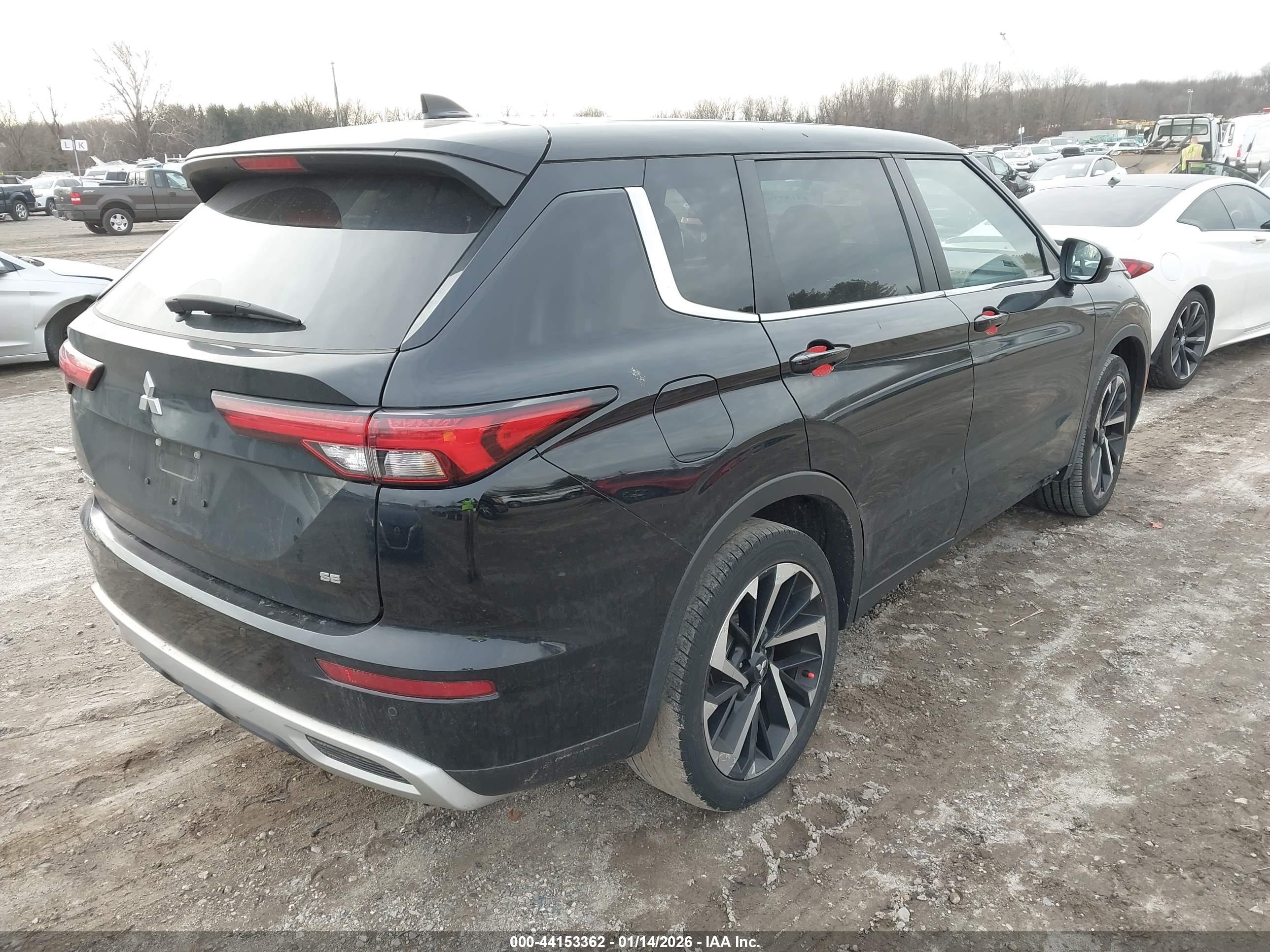 MITSUBISHI OUTLANDER image 4