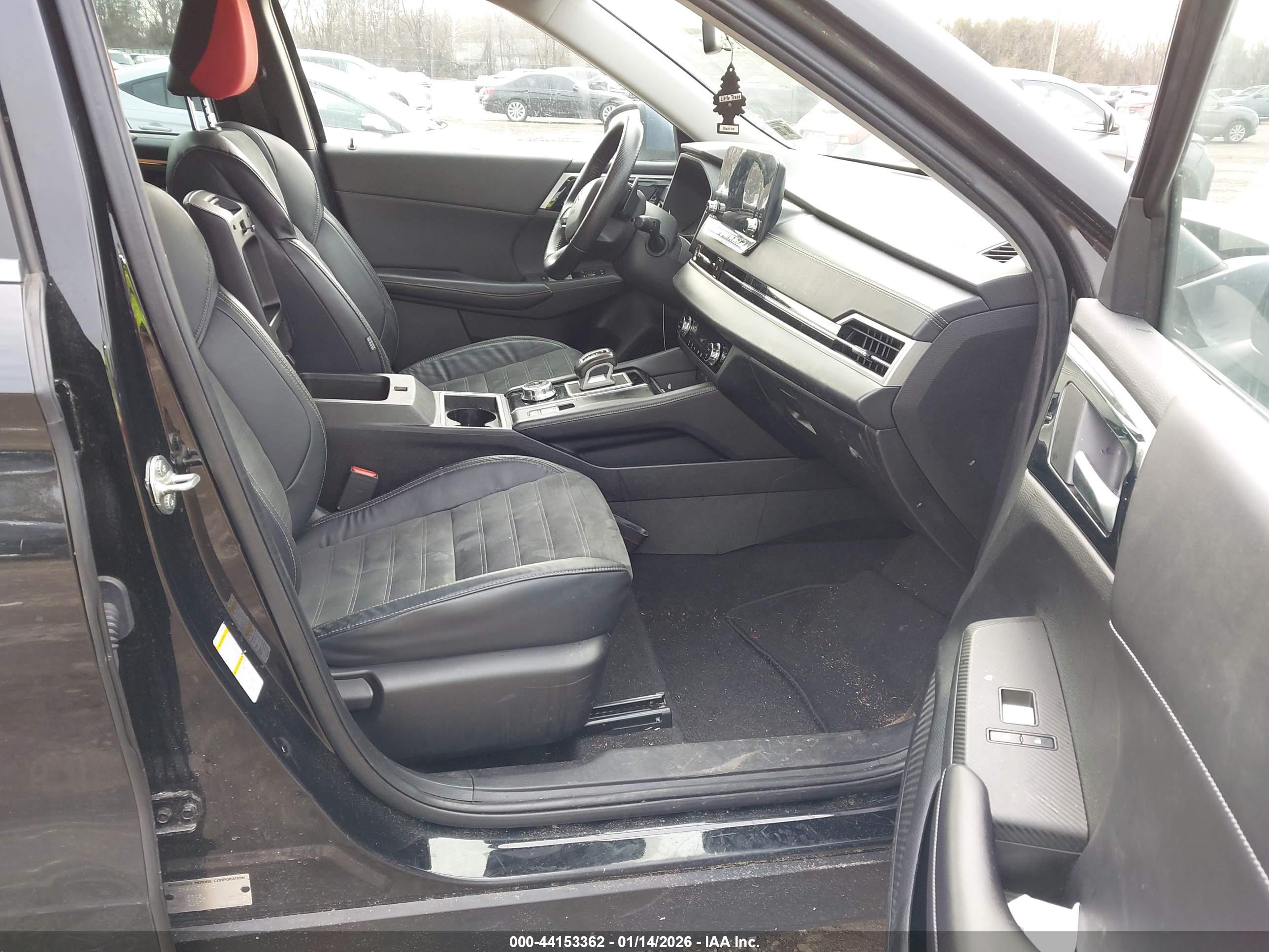 MITSUBISHI OUTLANDER image 5