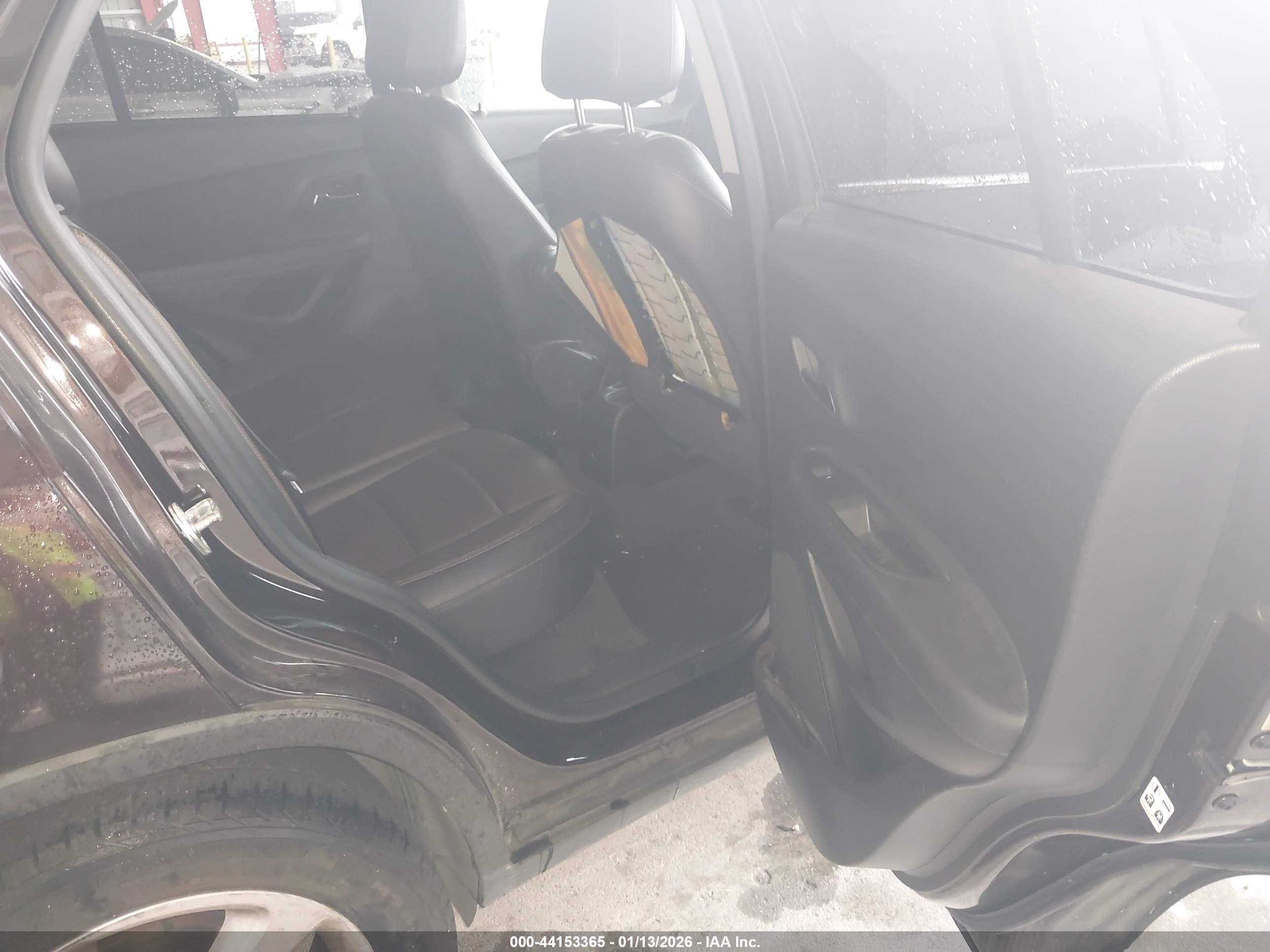 CHEVROLET TRAX image 8