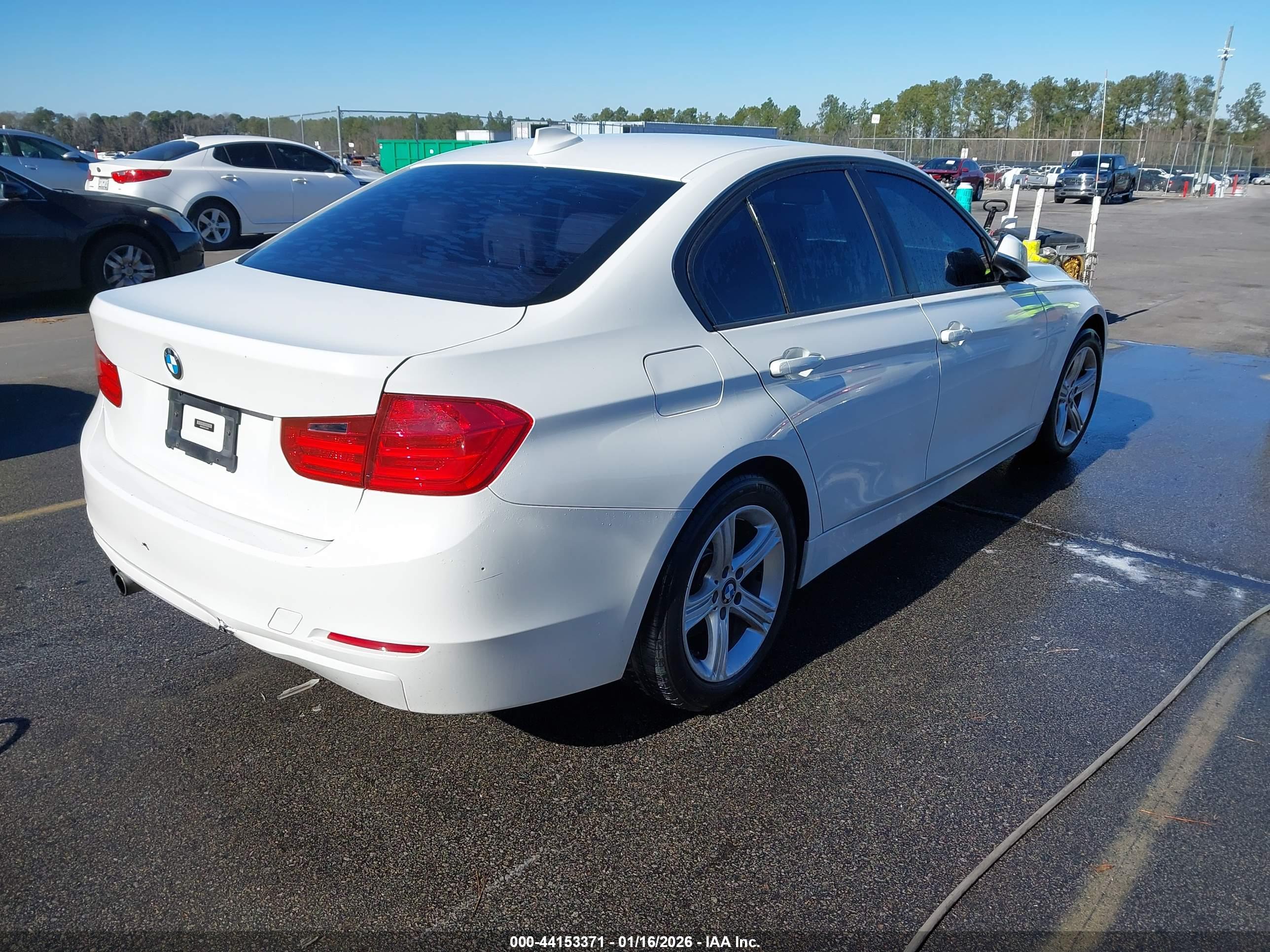 BMW 328I image 4