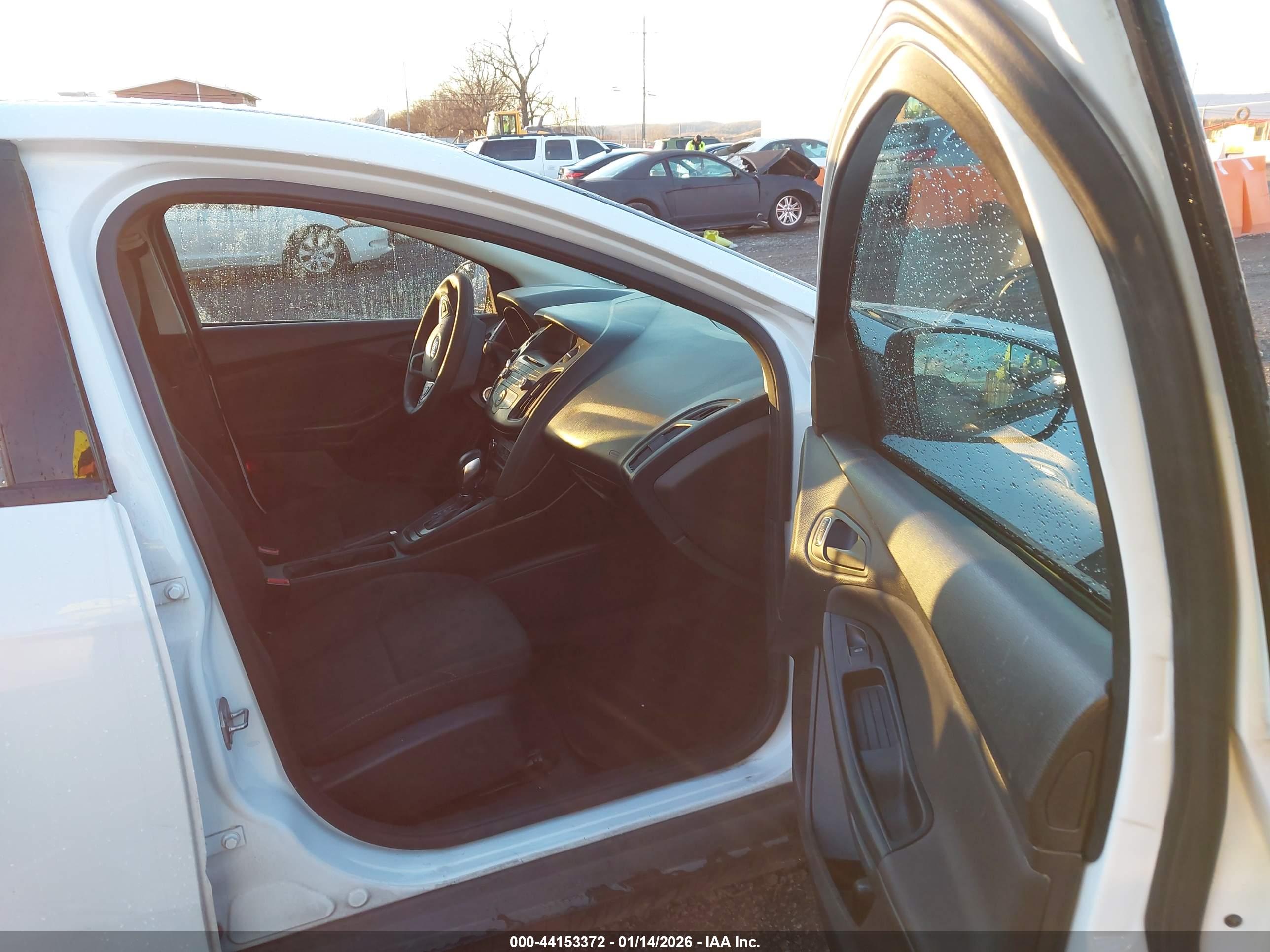 FORD FOCUS image 5