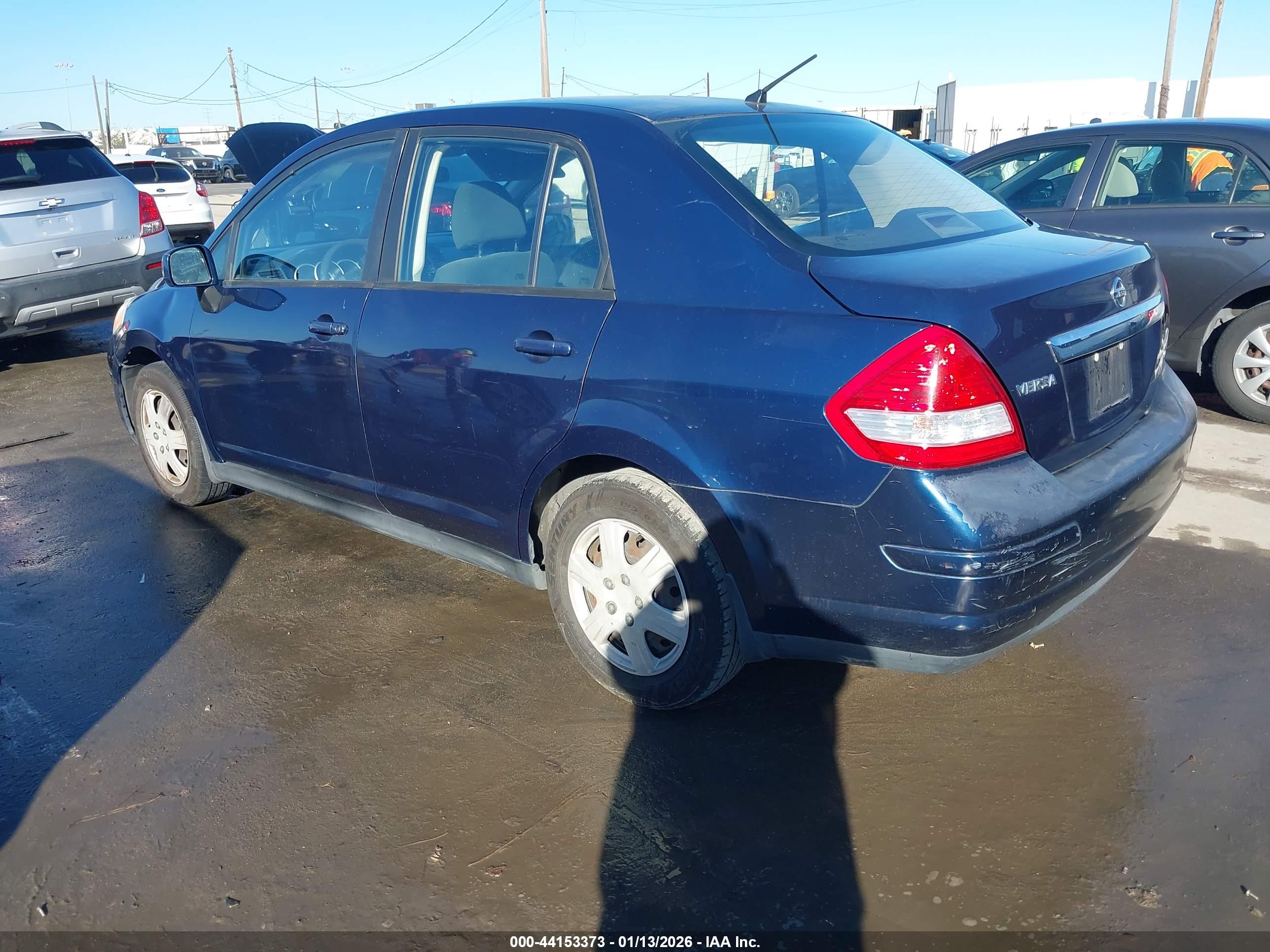 NISSAN VERSA image 3