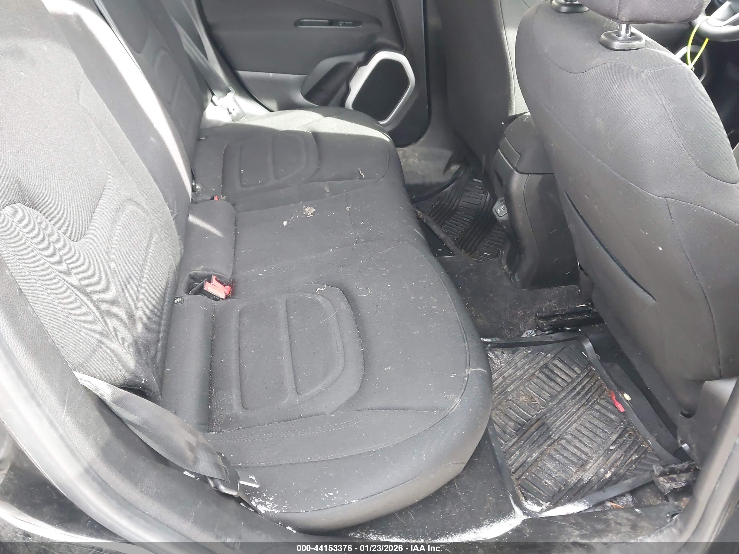 JEEP RENEGADE image 8