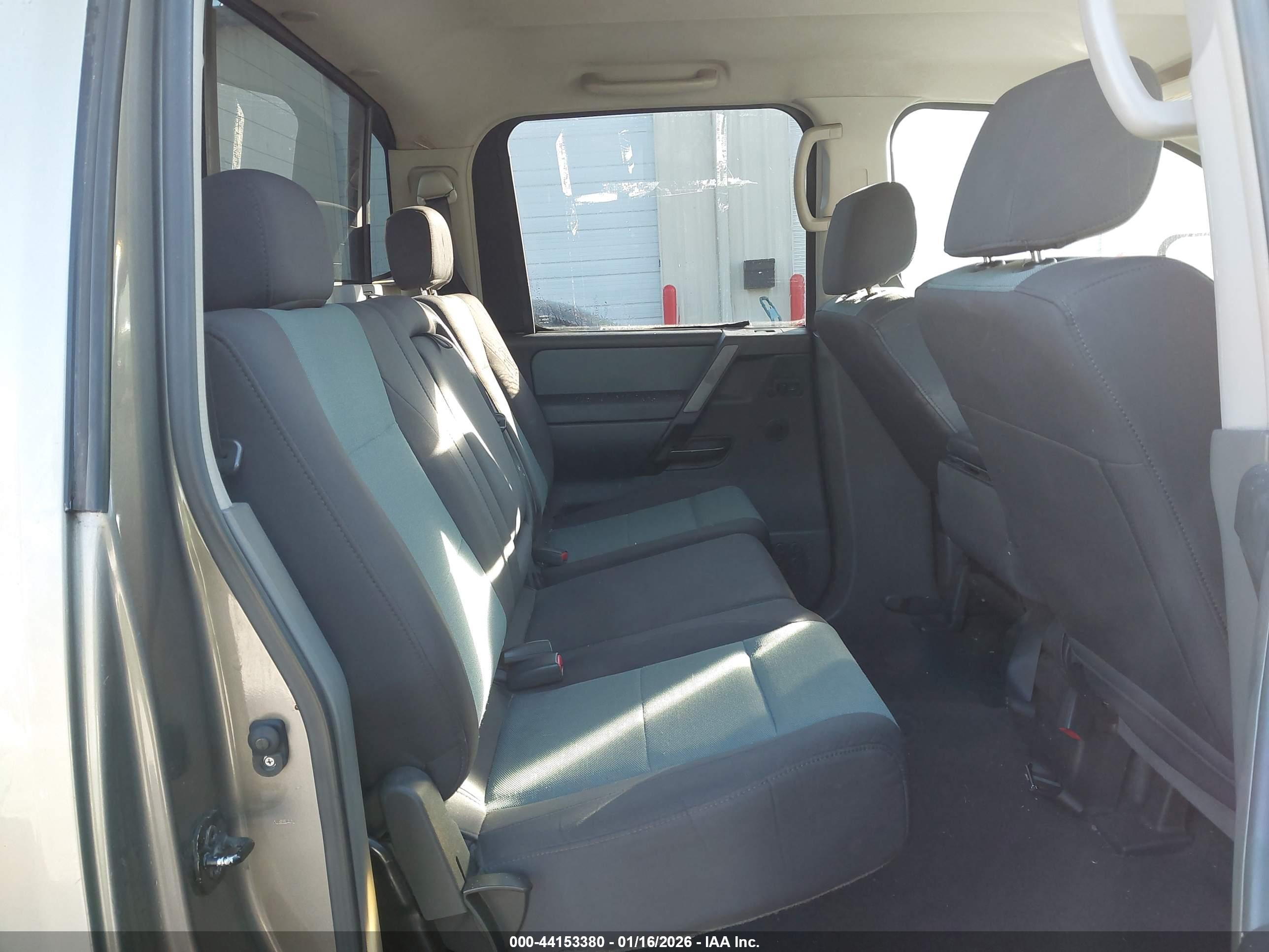 NISSAN TITAN image 8