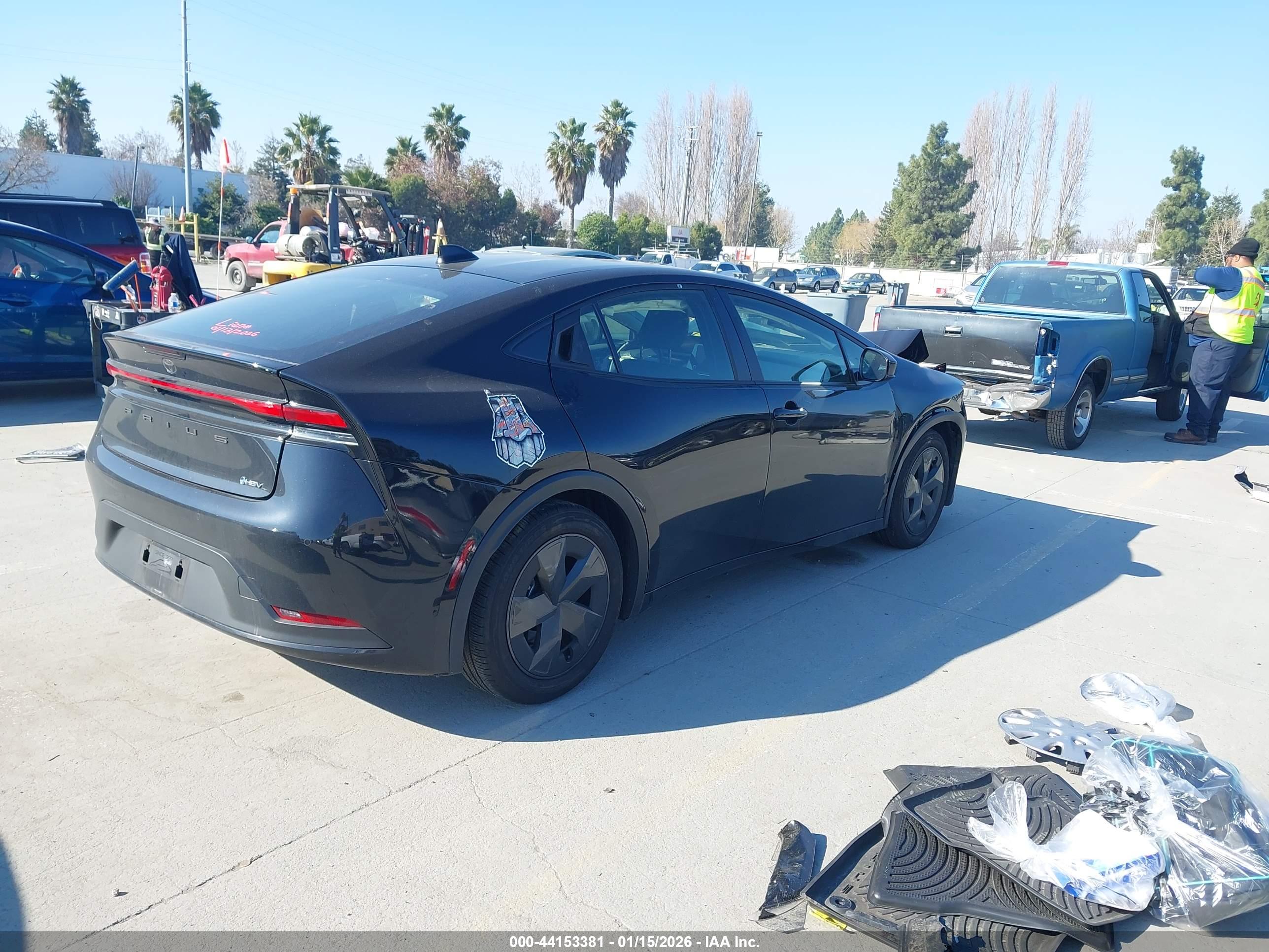 TOYOTA PRIUS image 4