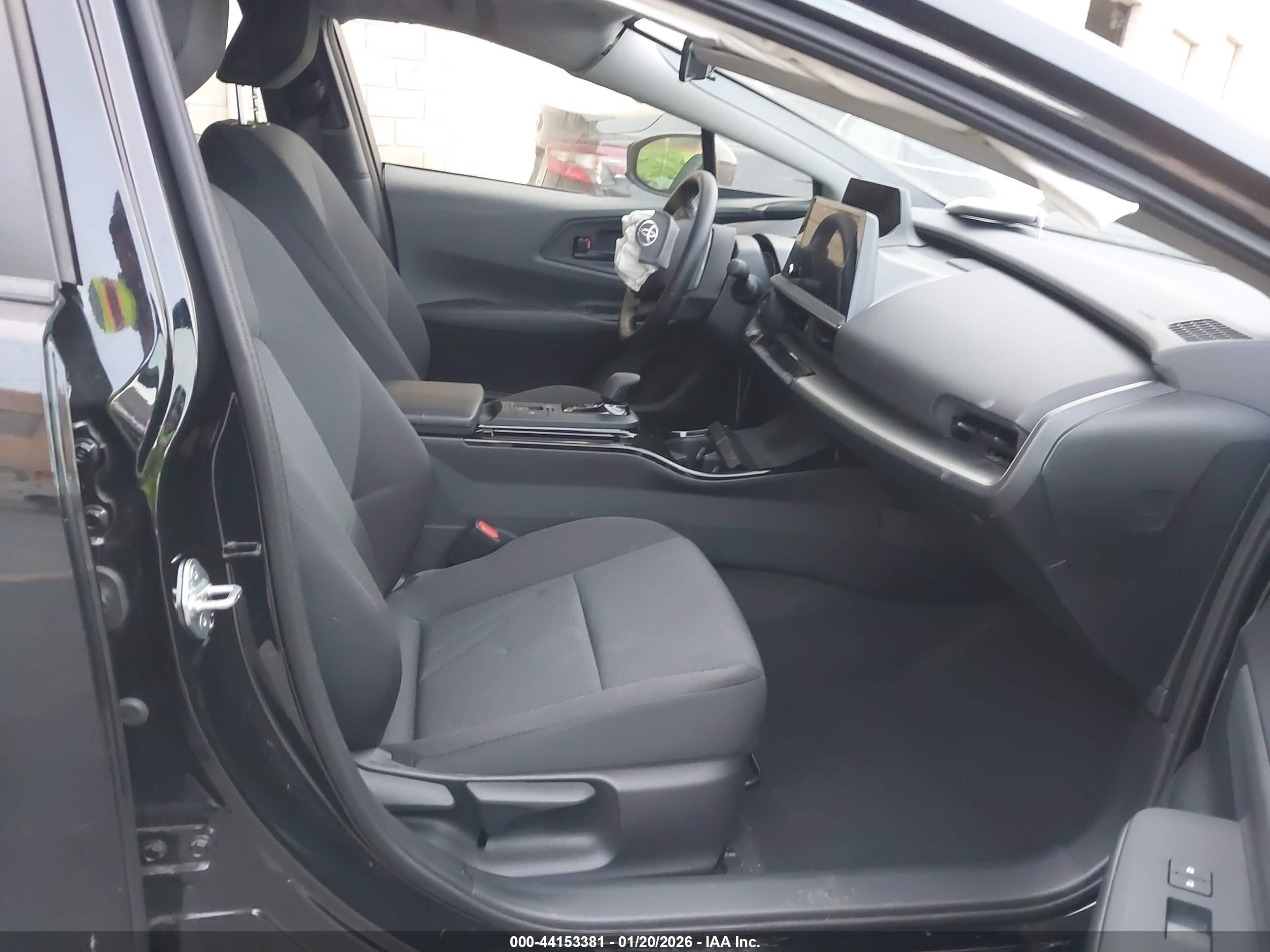 TOYOTA PRIUS image 5