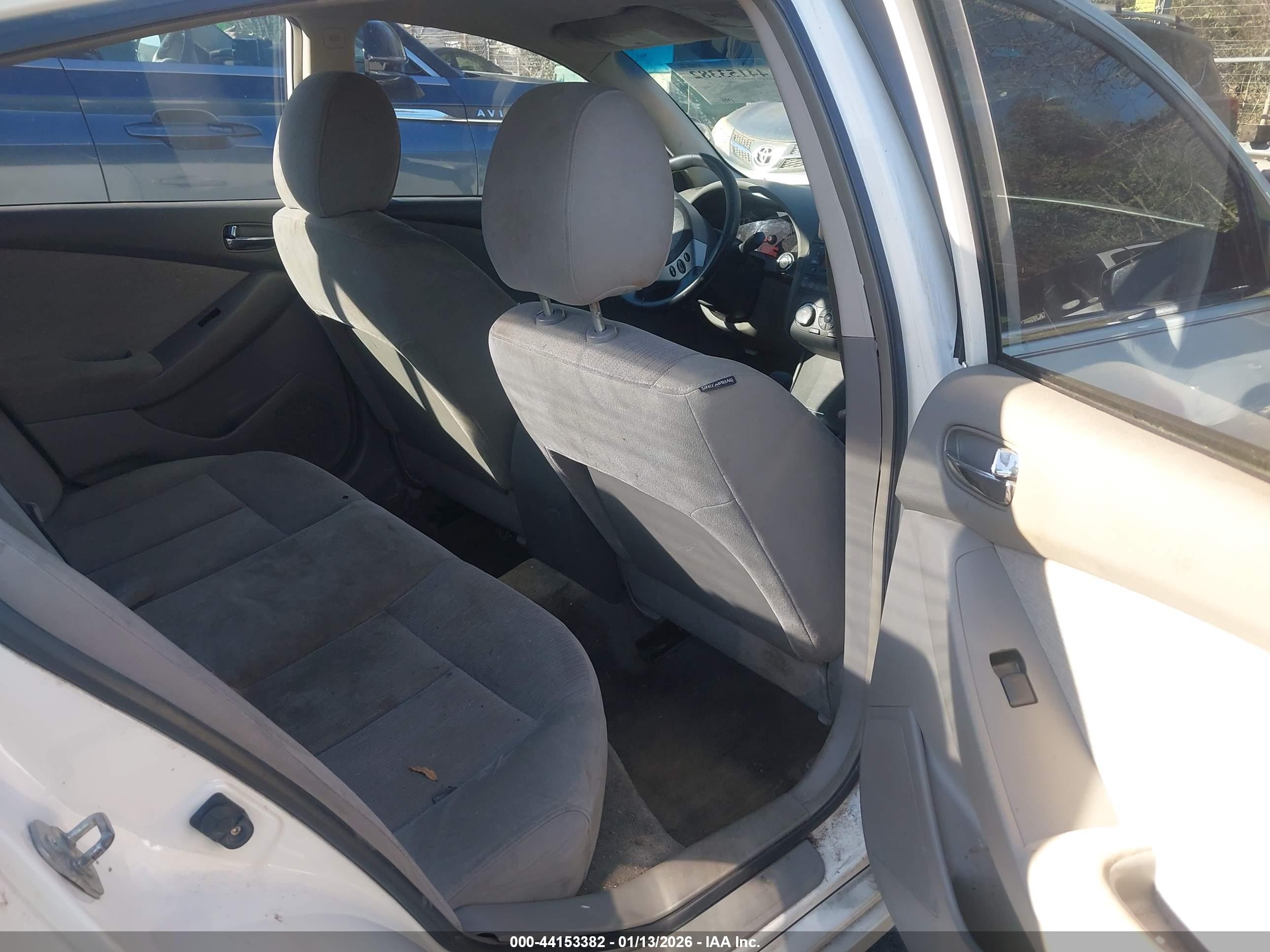 NISSAN ALTIMA image 8