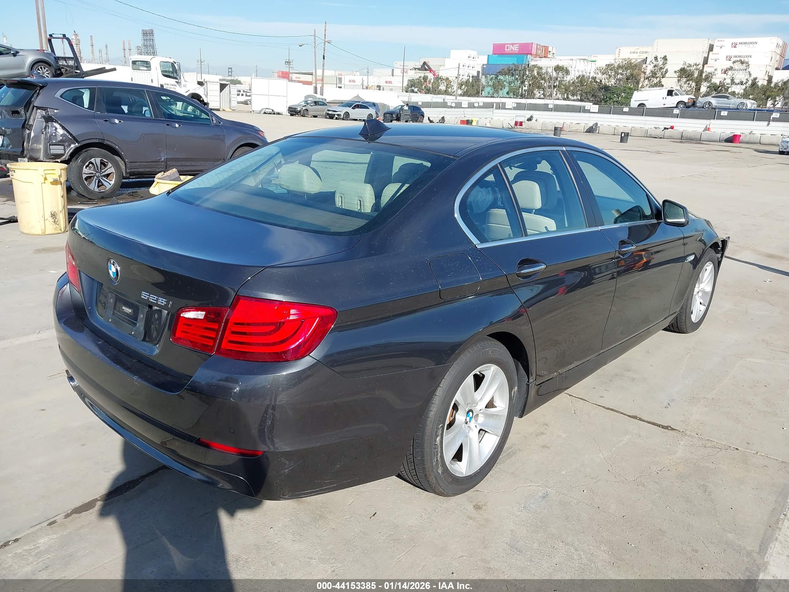 BMW 528I image 4