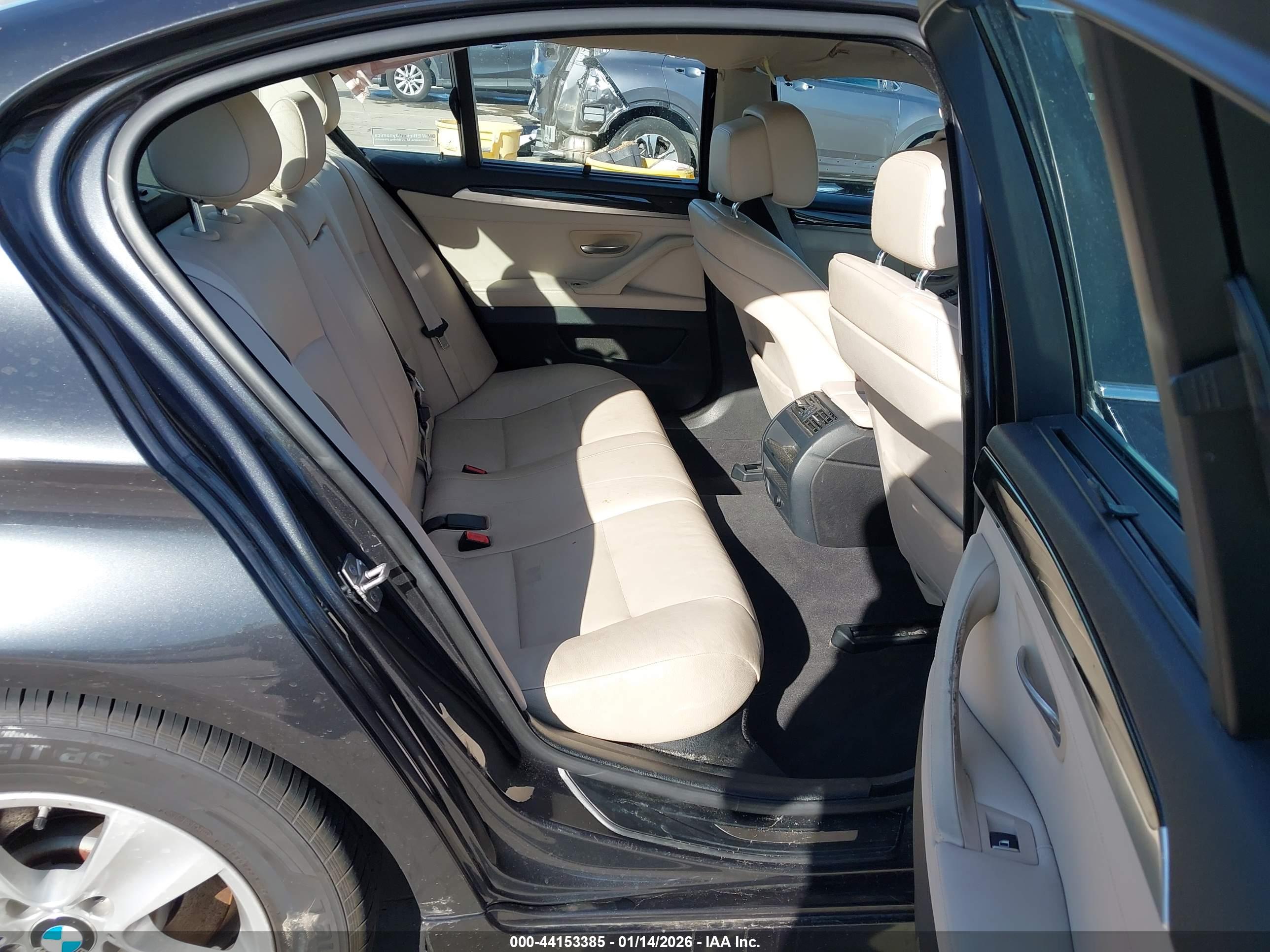 BMW 528I image 8