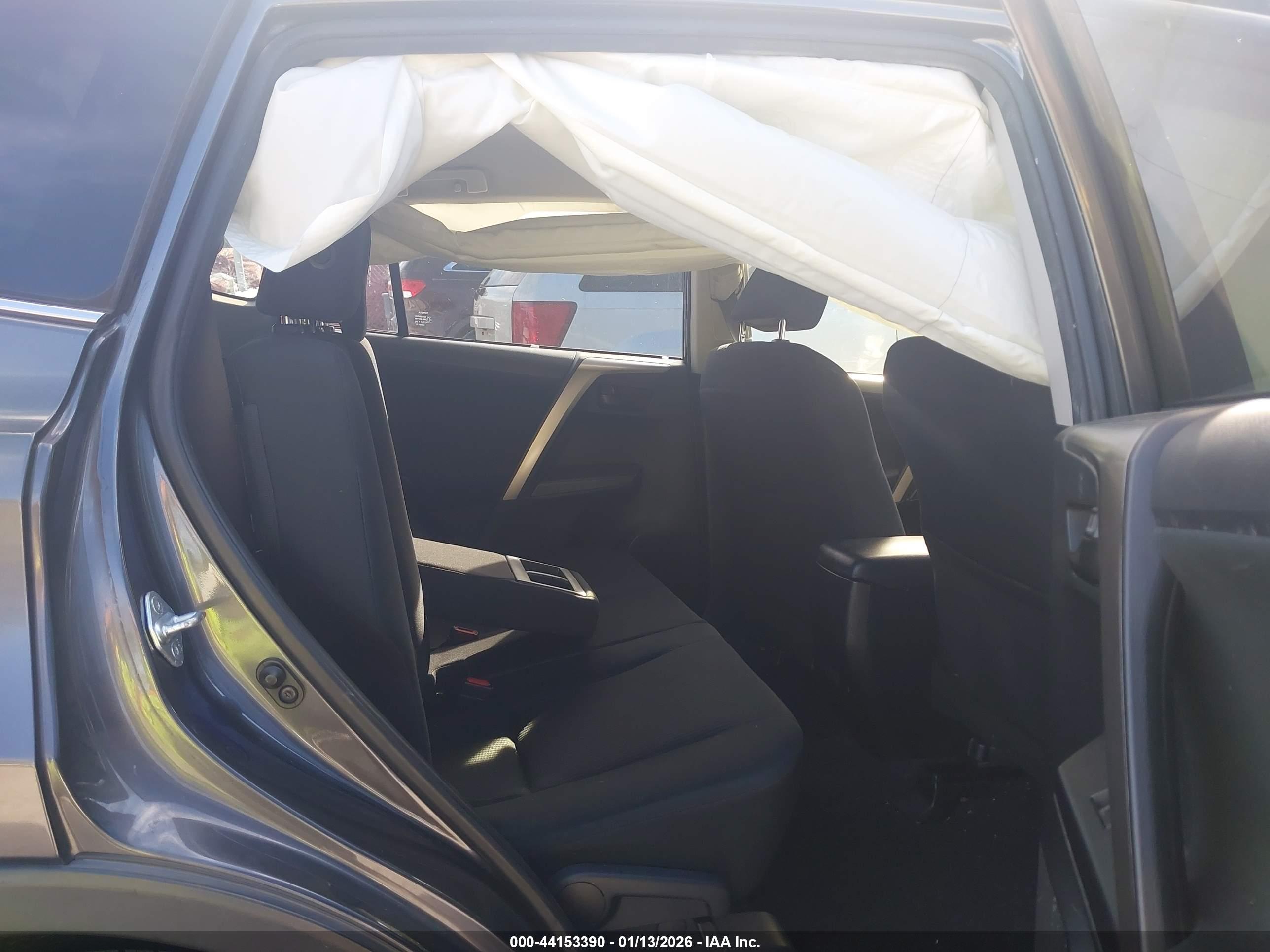 TOYOTA RAV4 image 8