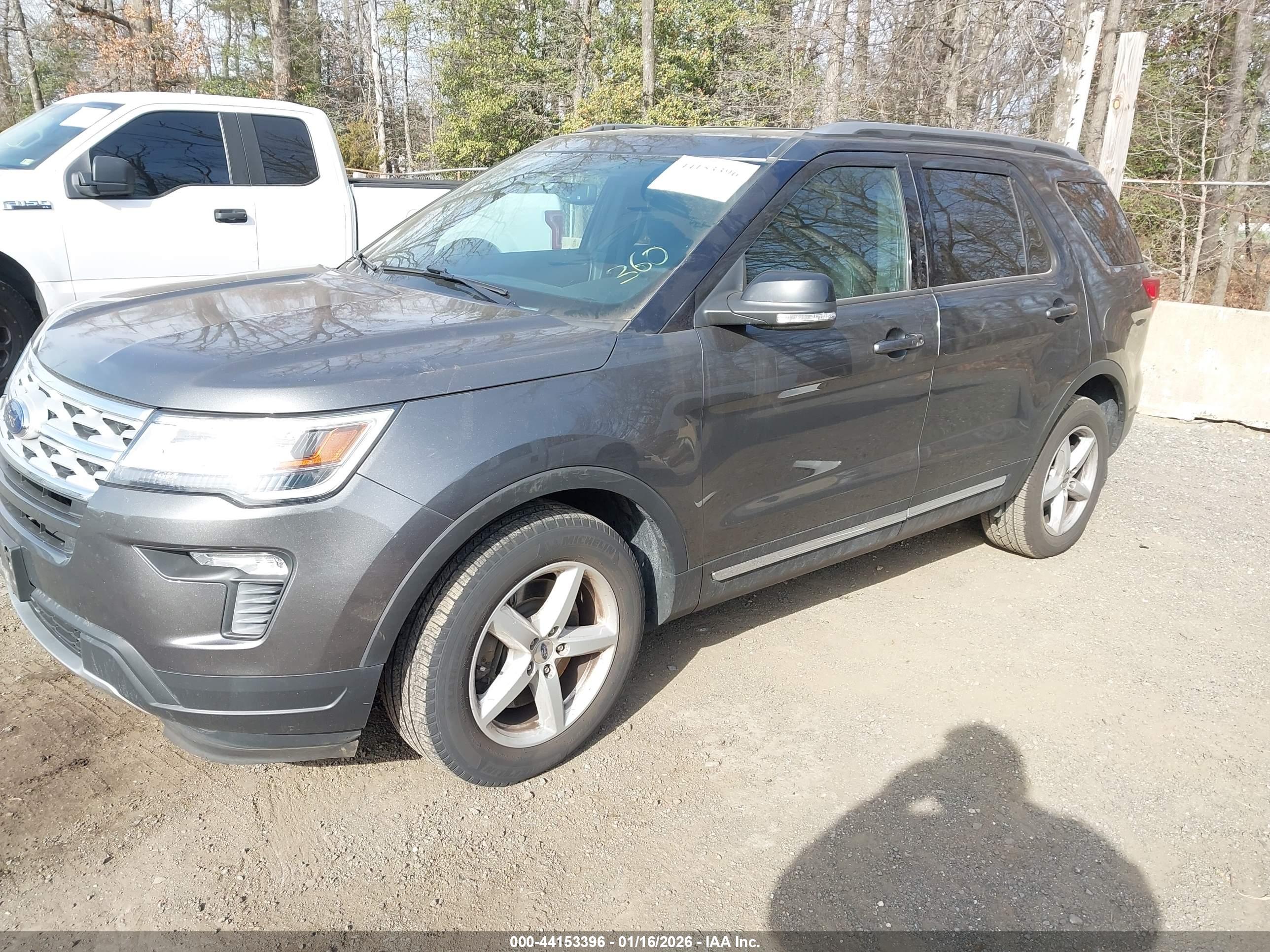 FORD EXPLORER image 2
