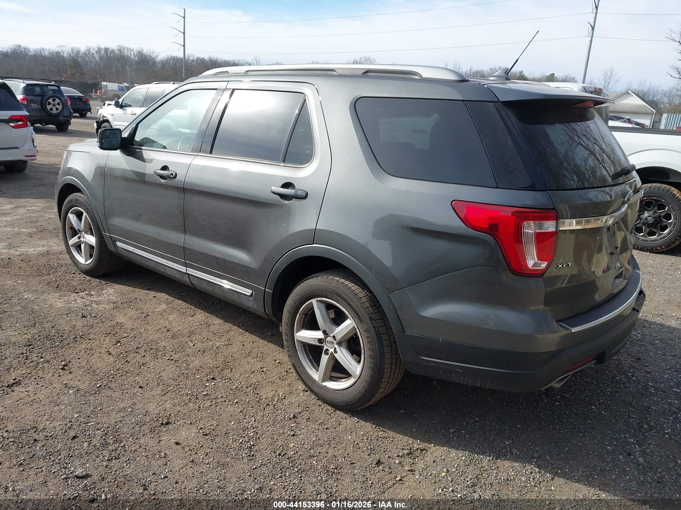 FORD EXPLORER image 3