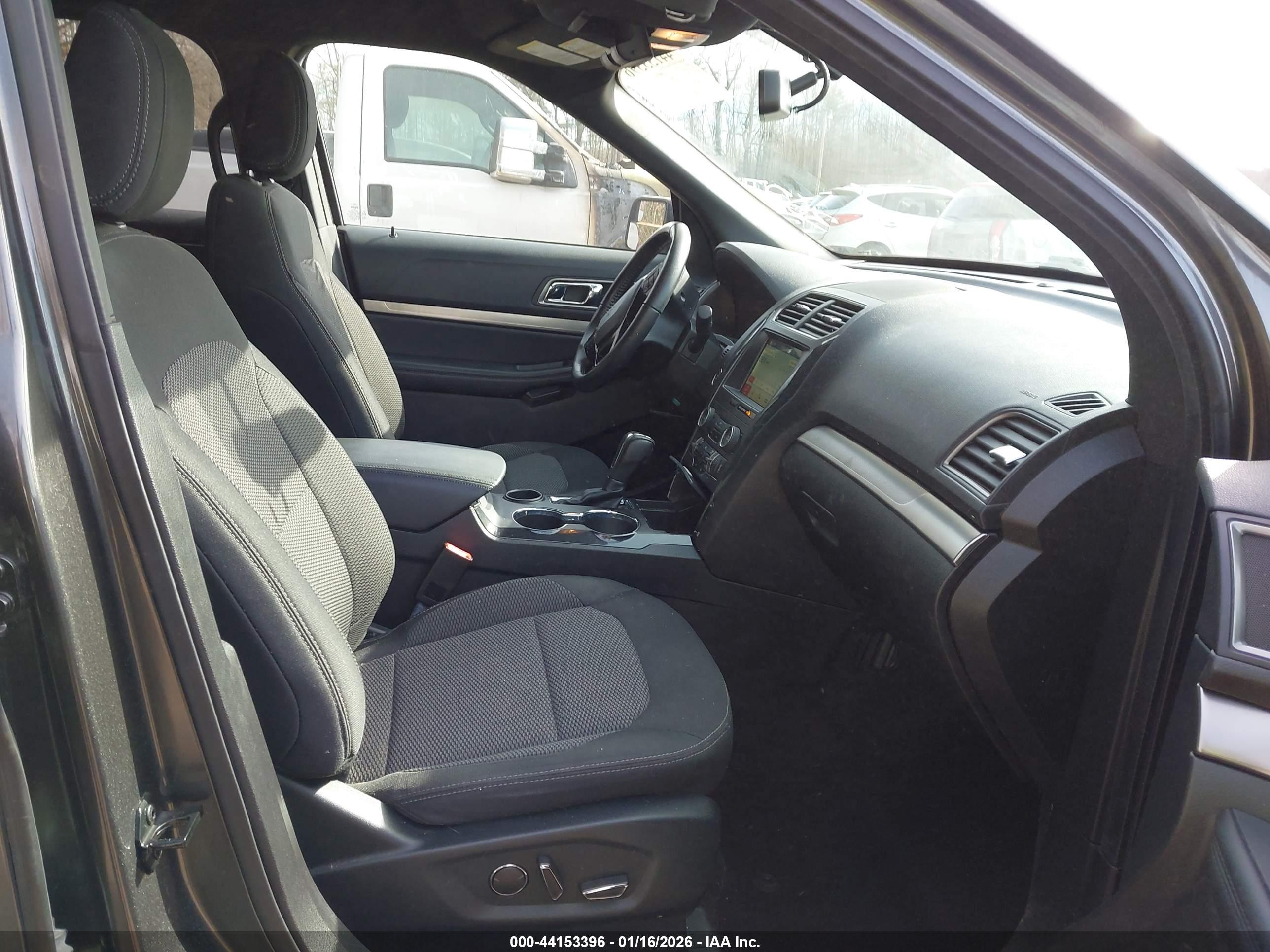 FORD EXPLORER image 5