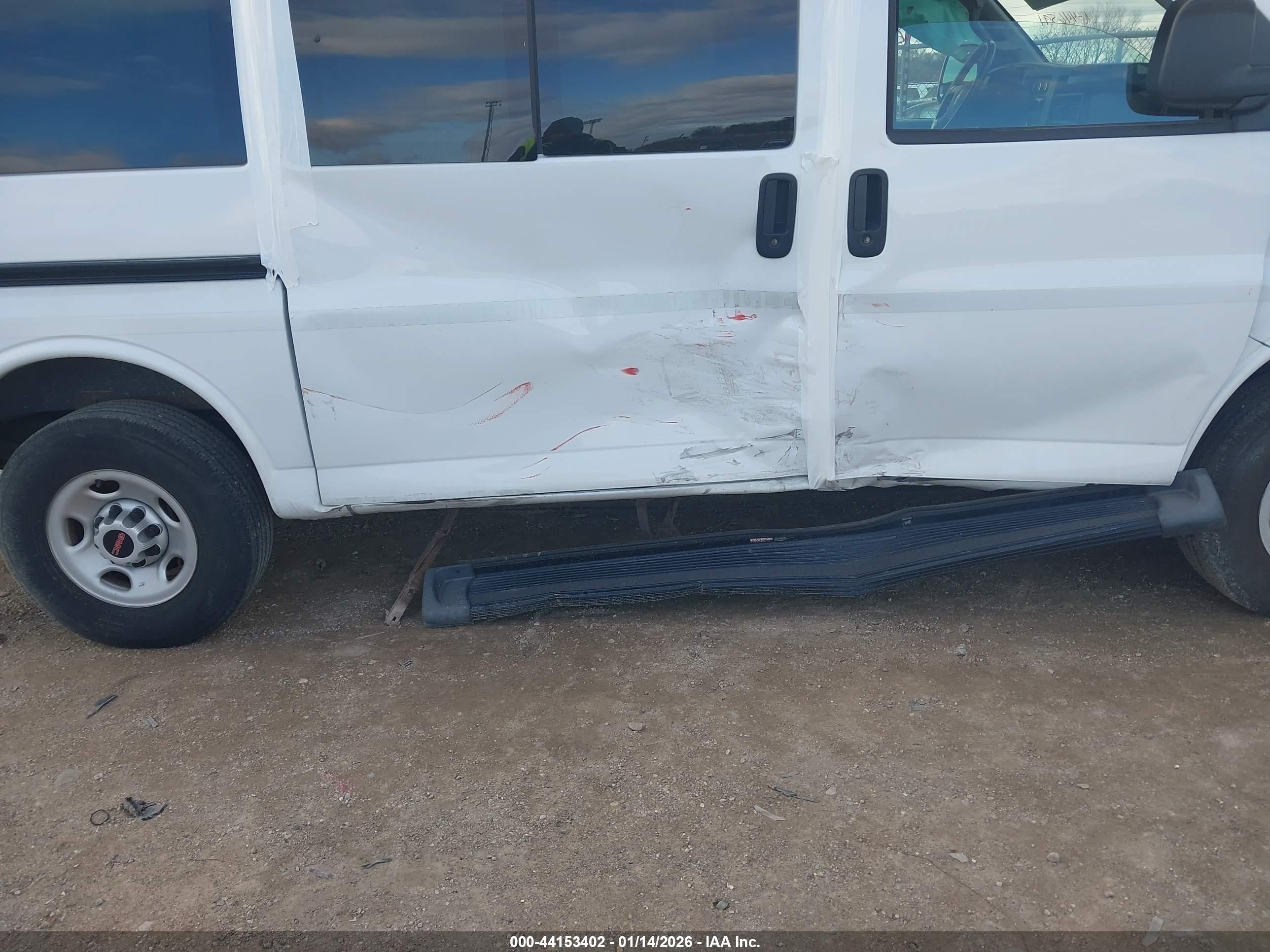 GMC SAVANA image 6
