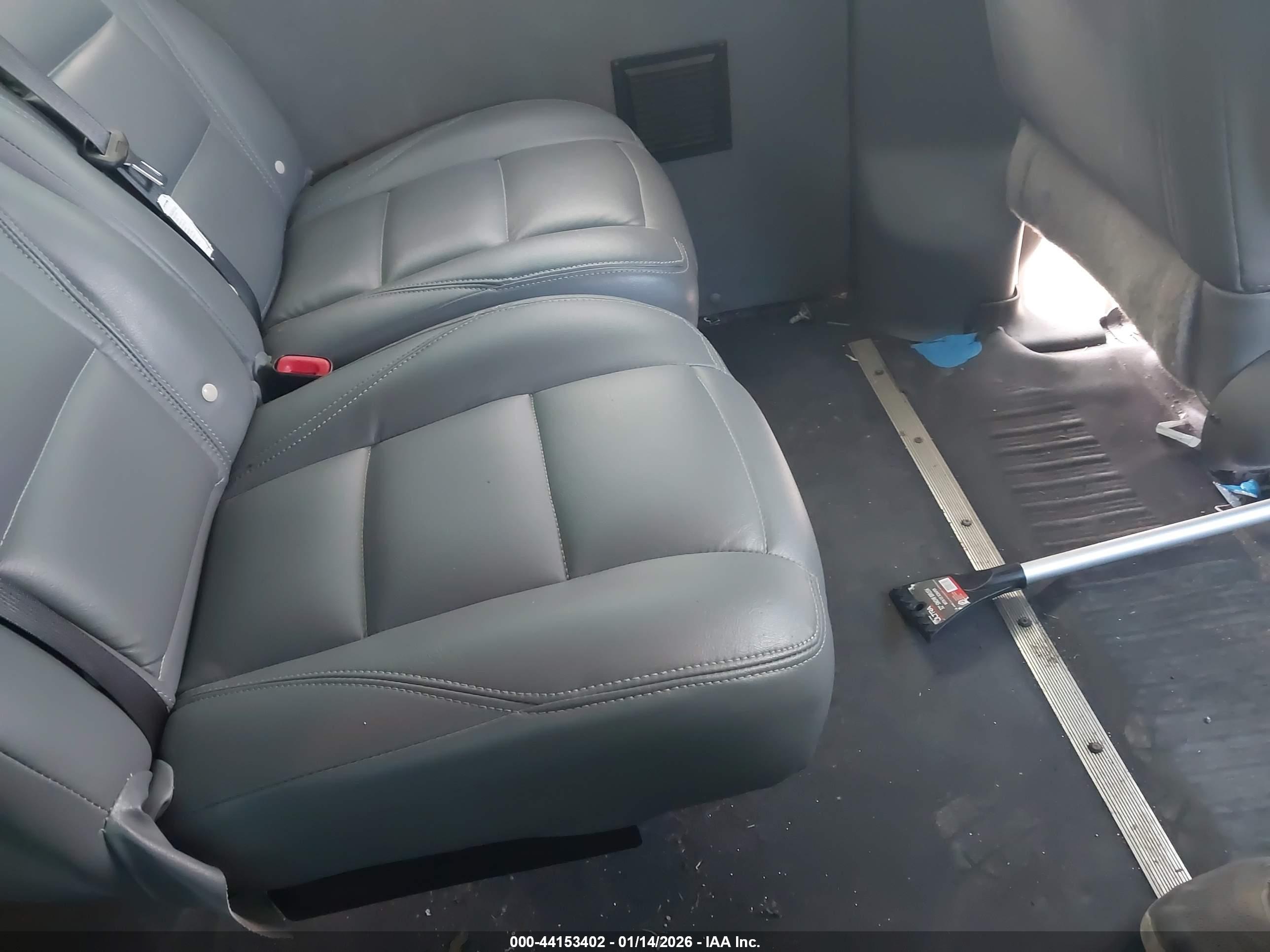 GMC SAVANA image 8