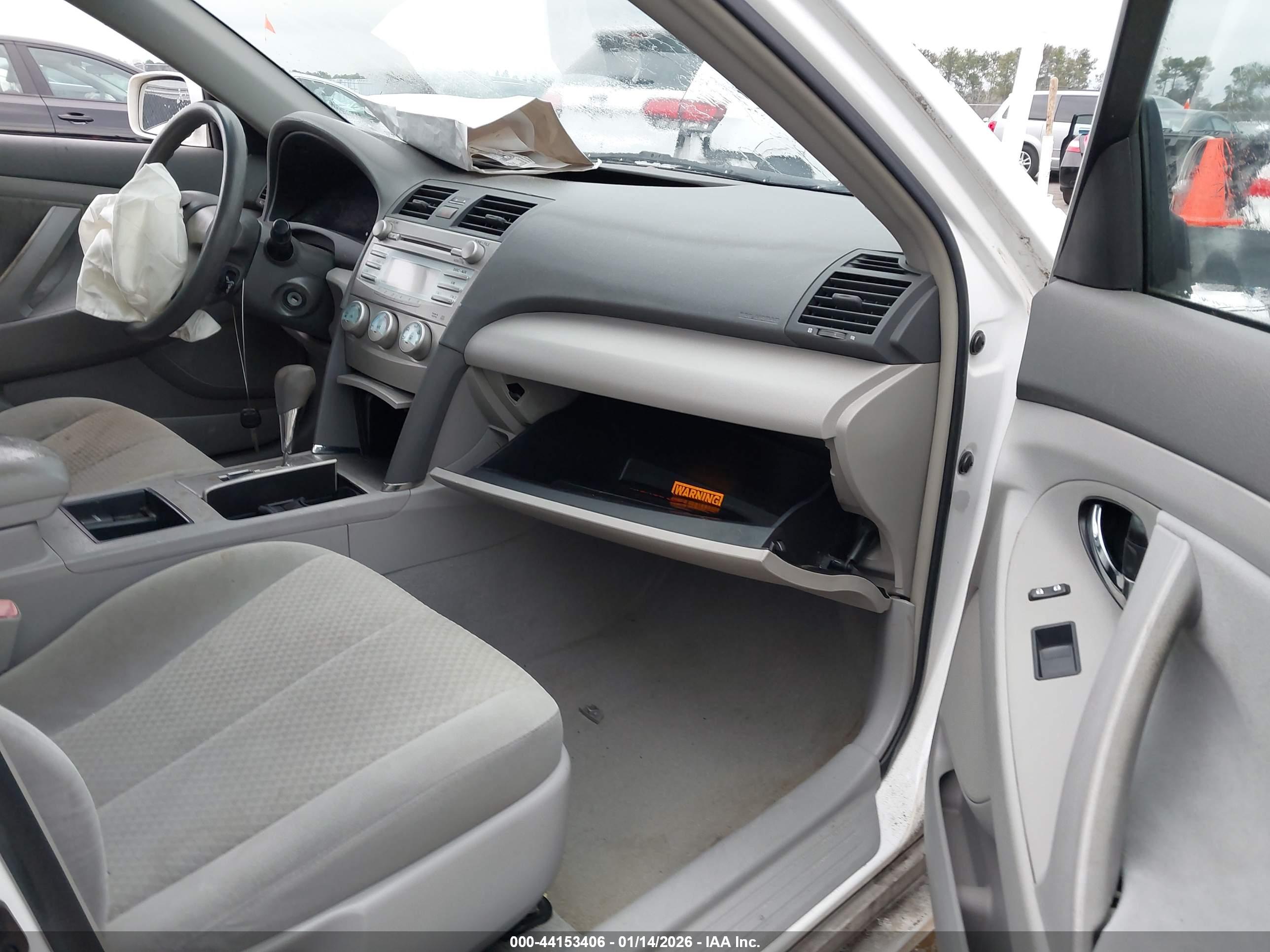 TOYOTA CAMRY image 5