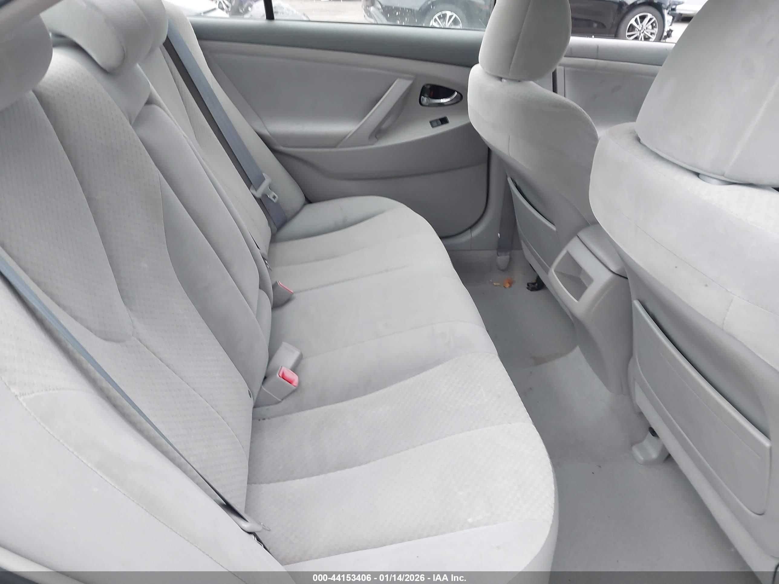 TOYOTA CAMRY image 8
