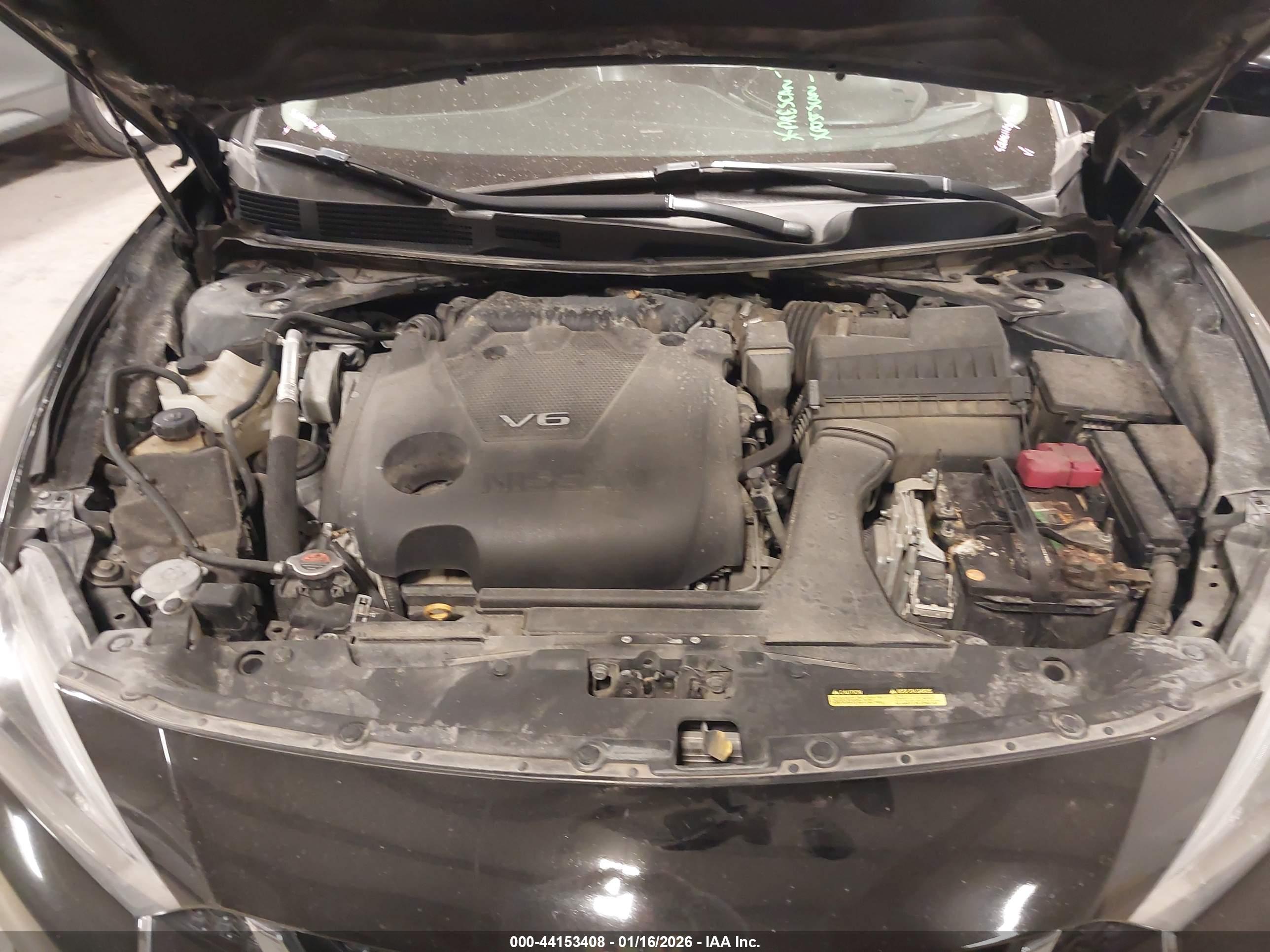 NISSAN MAXIMA image 10