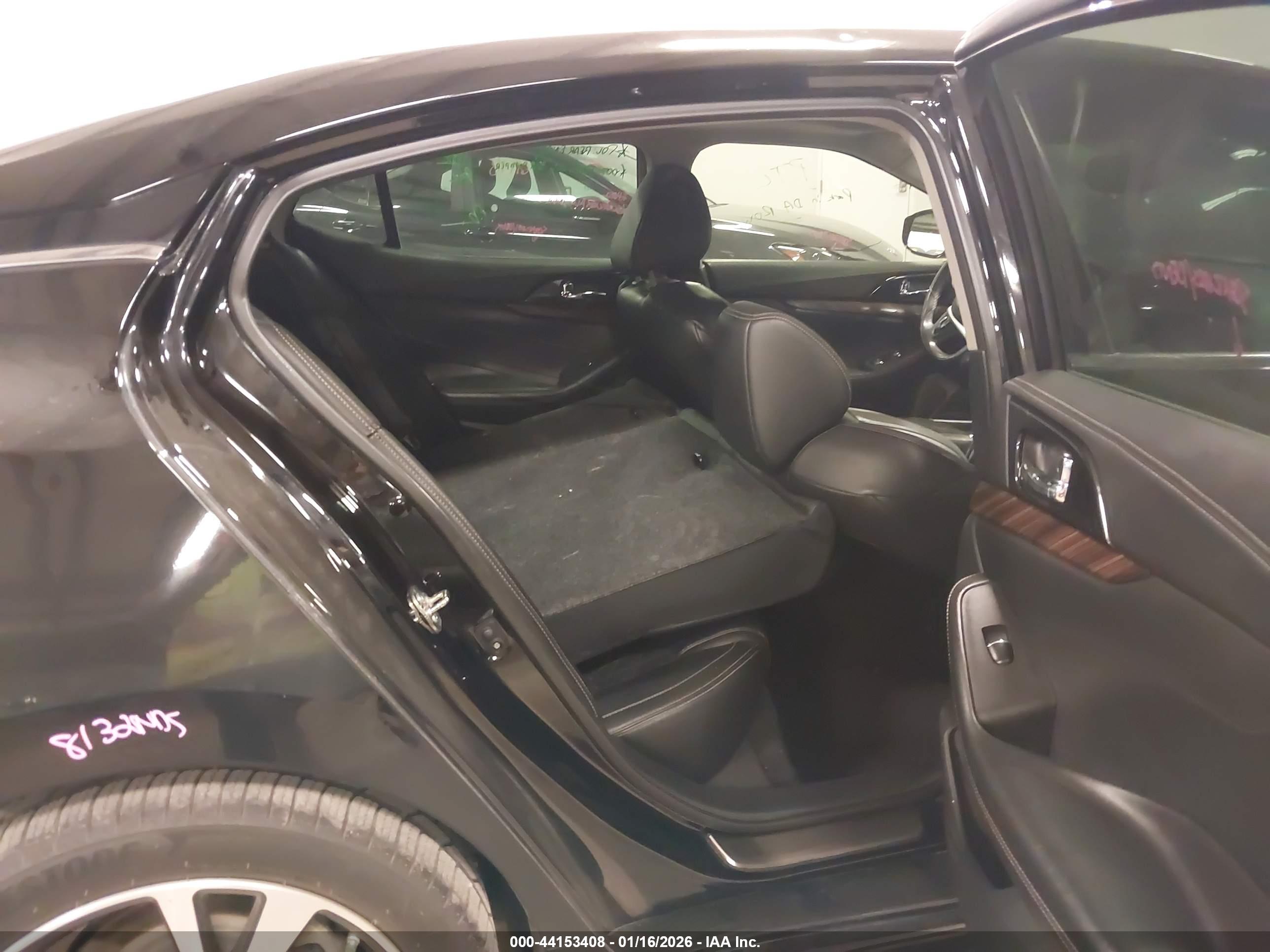 NISSAN MAXIMA image 8