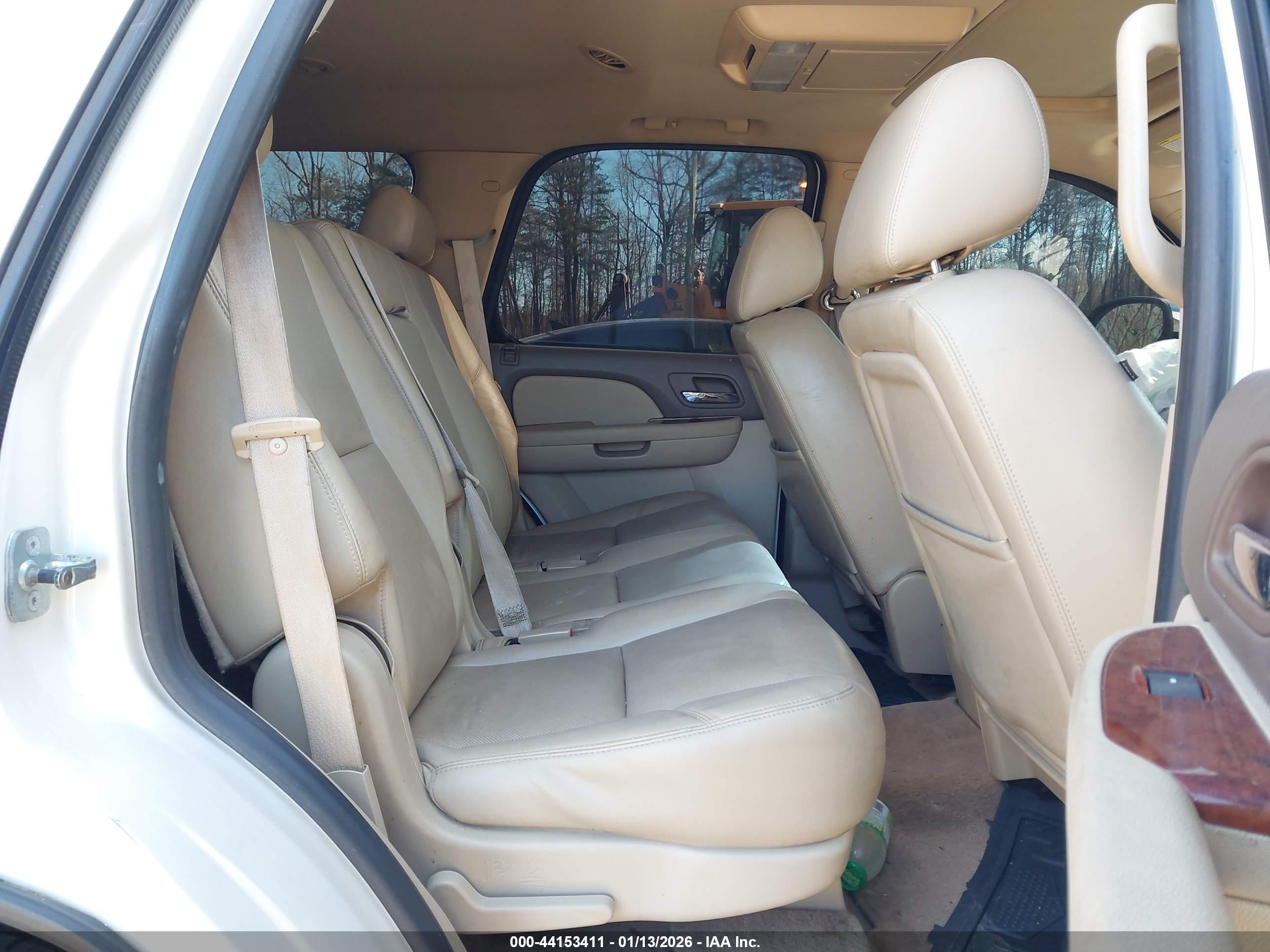 CHEVROLET TAHOE image 8
