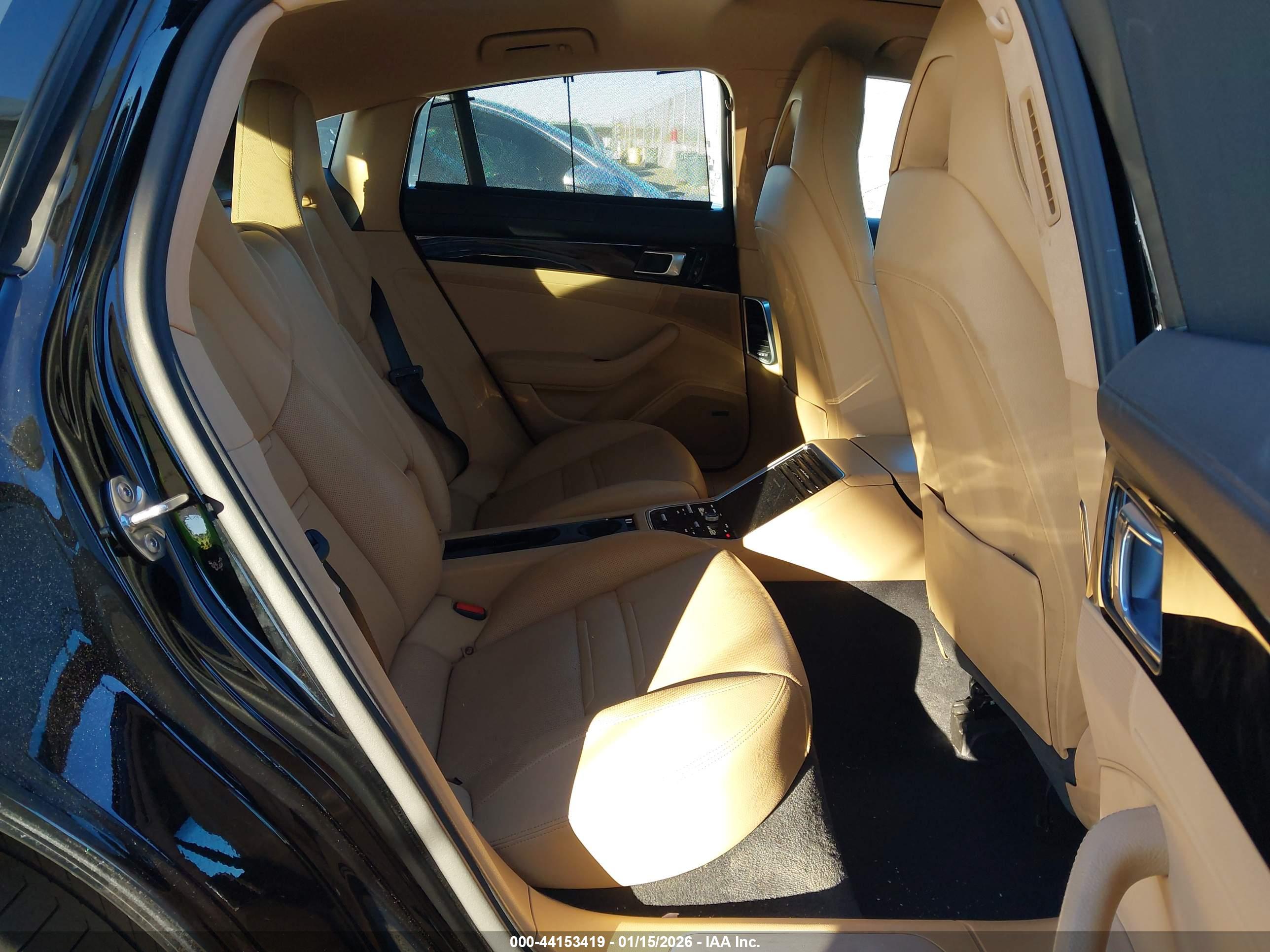 PORSCHE PANAMERA image 8