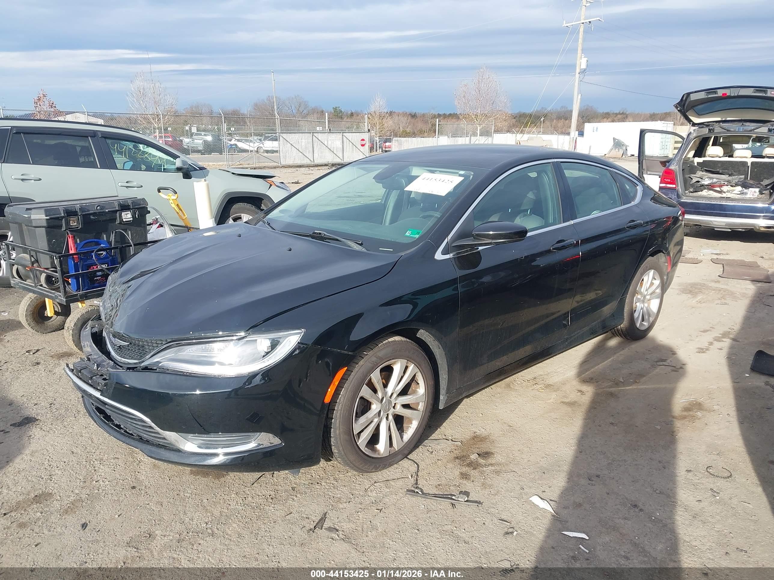 CHRYSLER 200 image 2