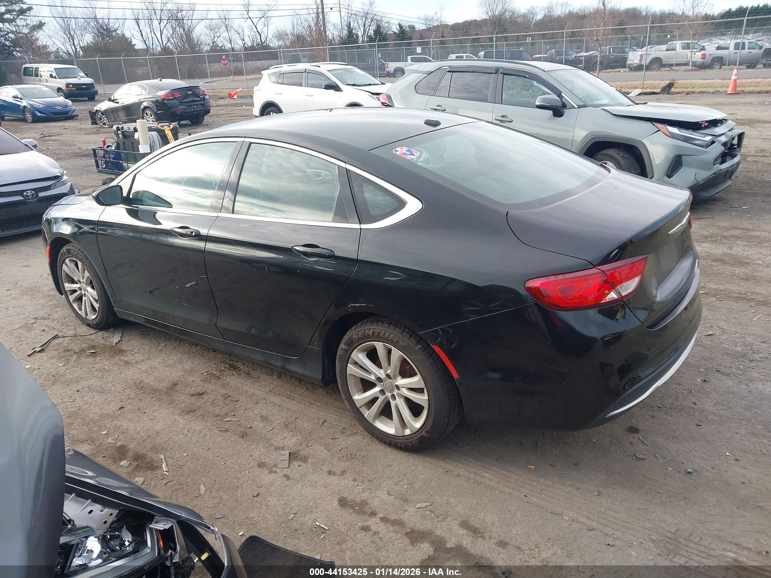 CHRYSLER 200 image 3