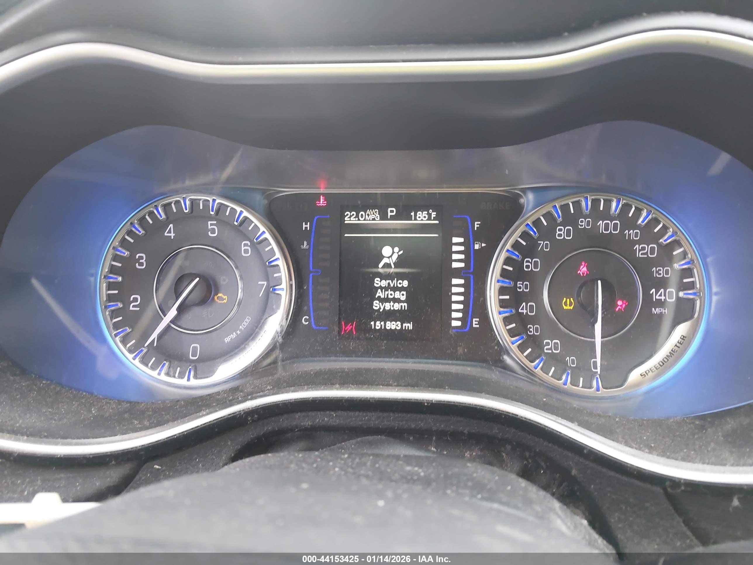 CHRYSLER 200 image 7