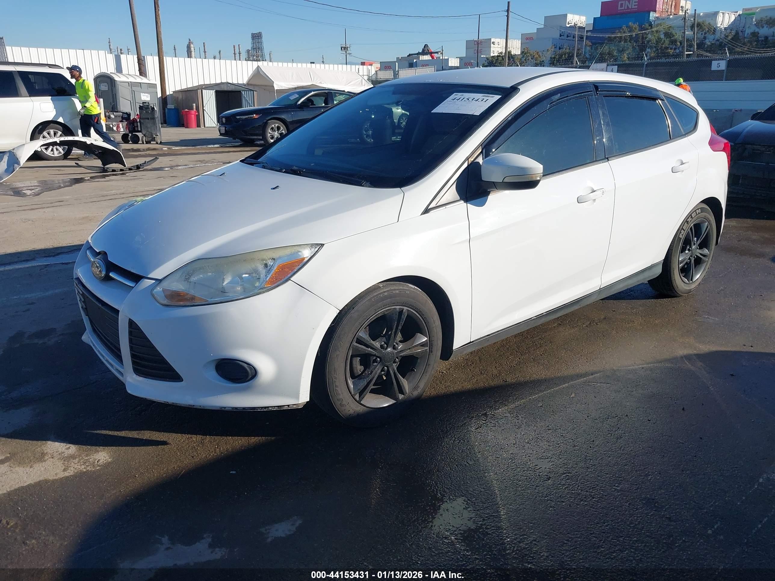 FORD FOCUS image 2