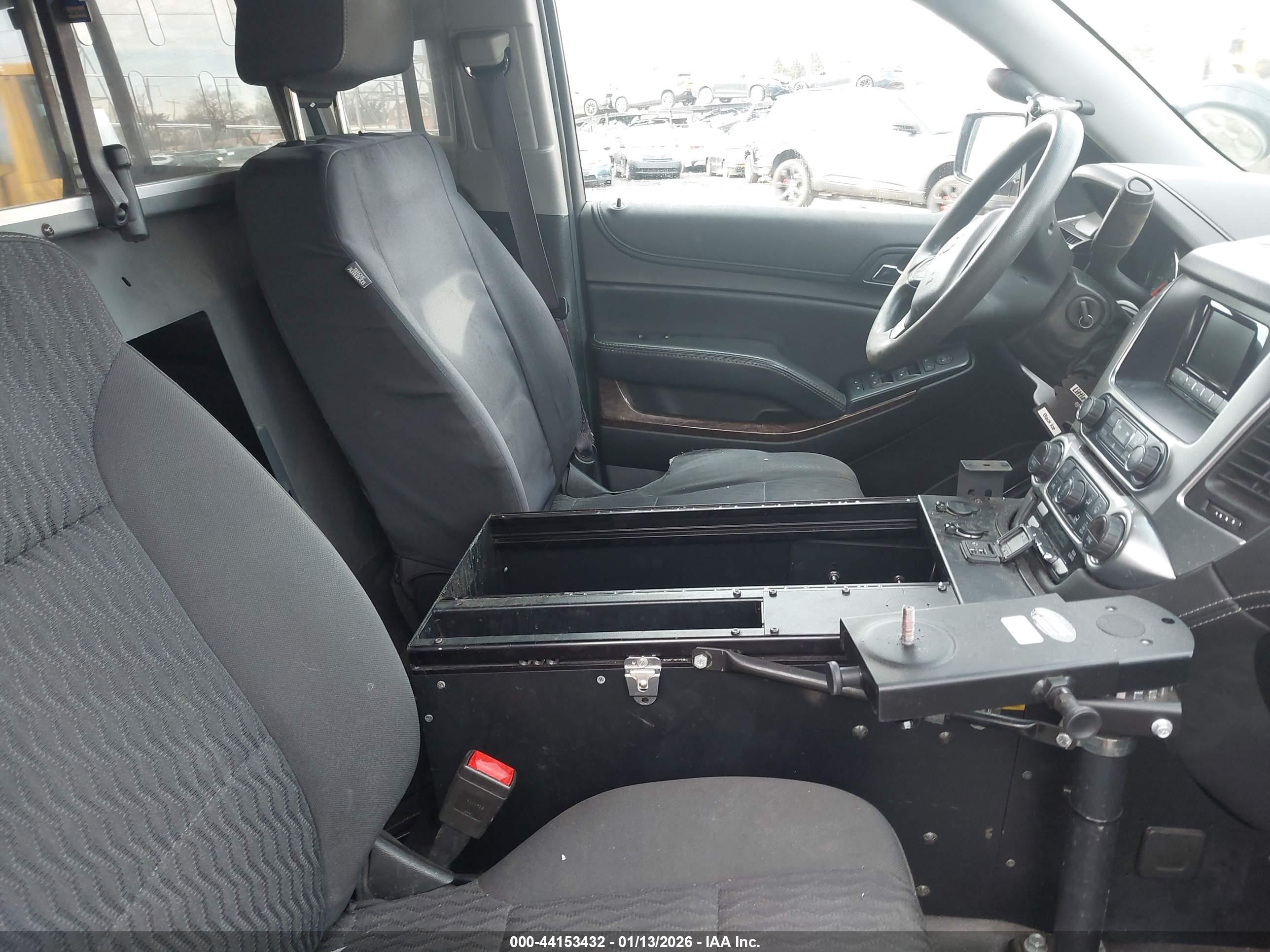CHEVROLET TAHOE image 5