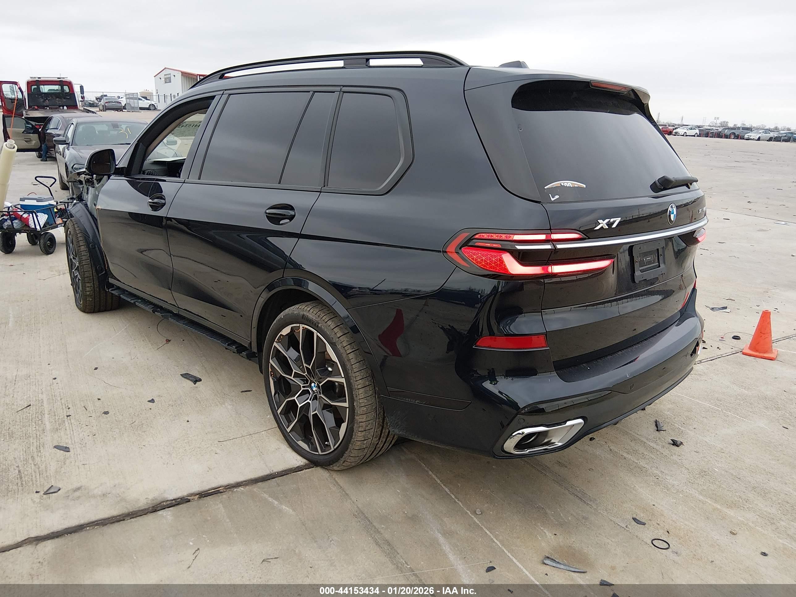 BMW X7 image 3