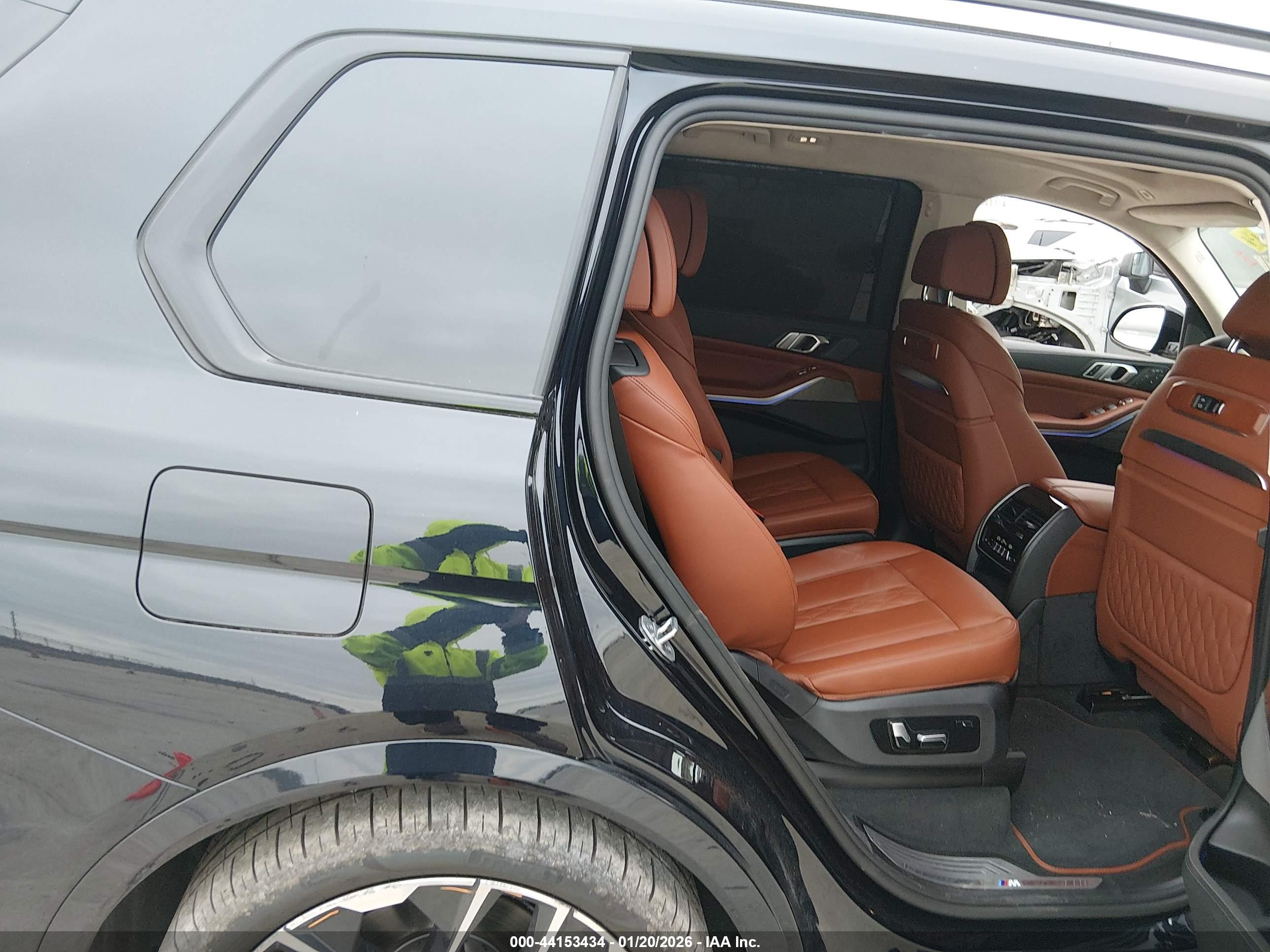 BMW X7 image 8