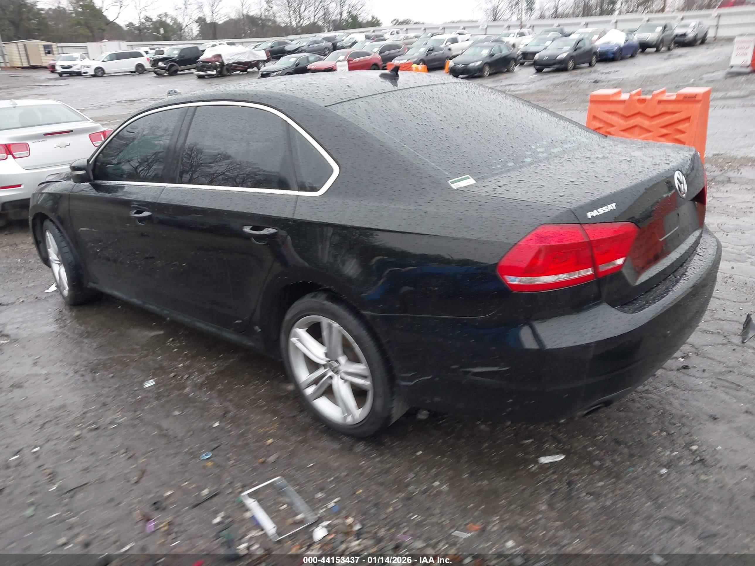 VOLKSWAGEN PASSAT image 3
