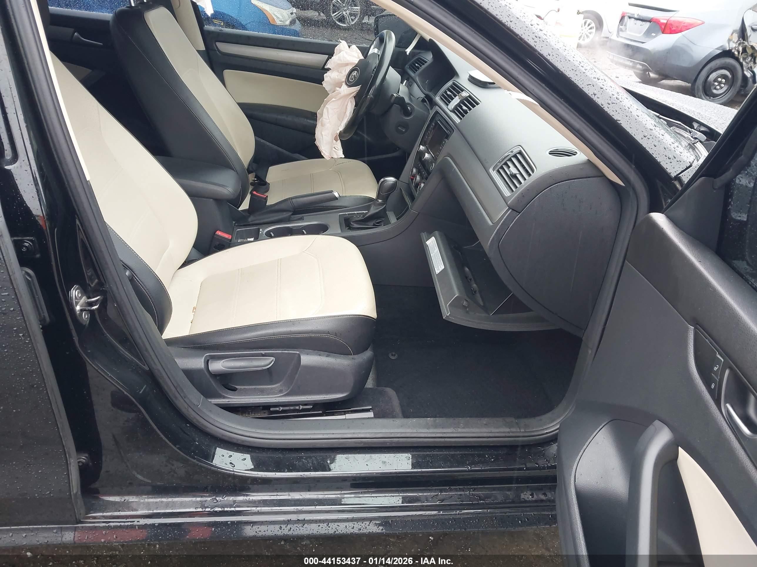 VOLKSWAGEN PASSAT image 5