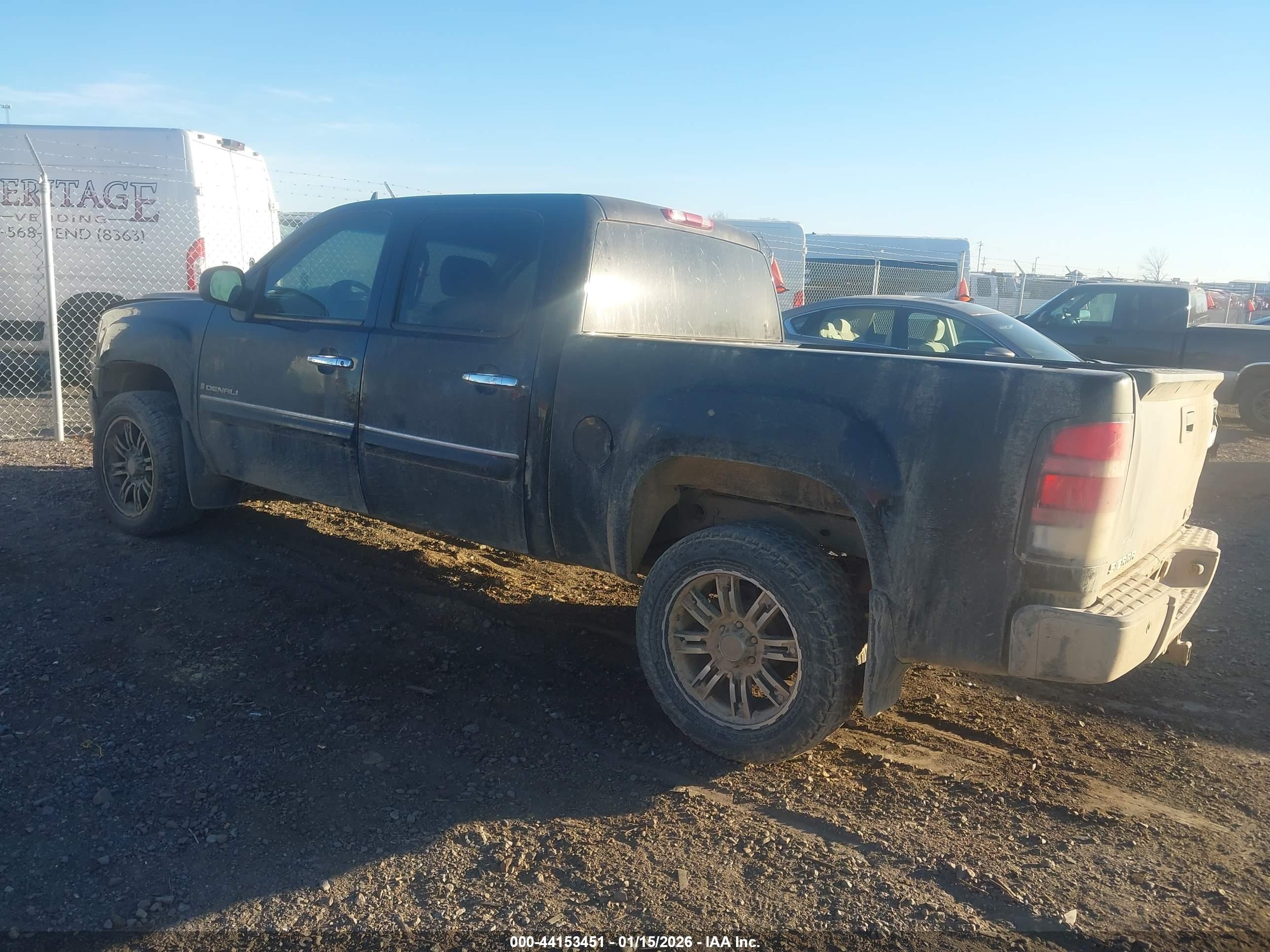 GMC SIERRA image 3