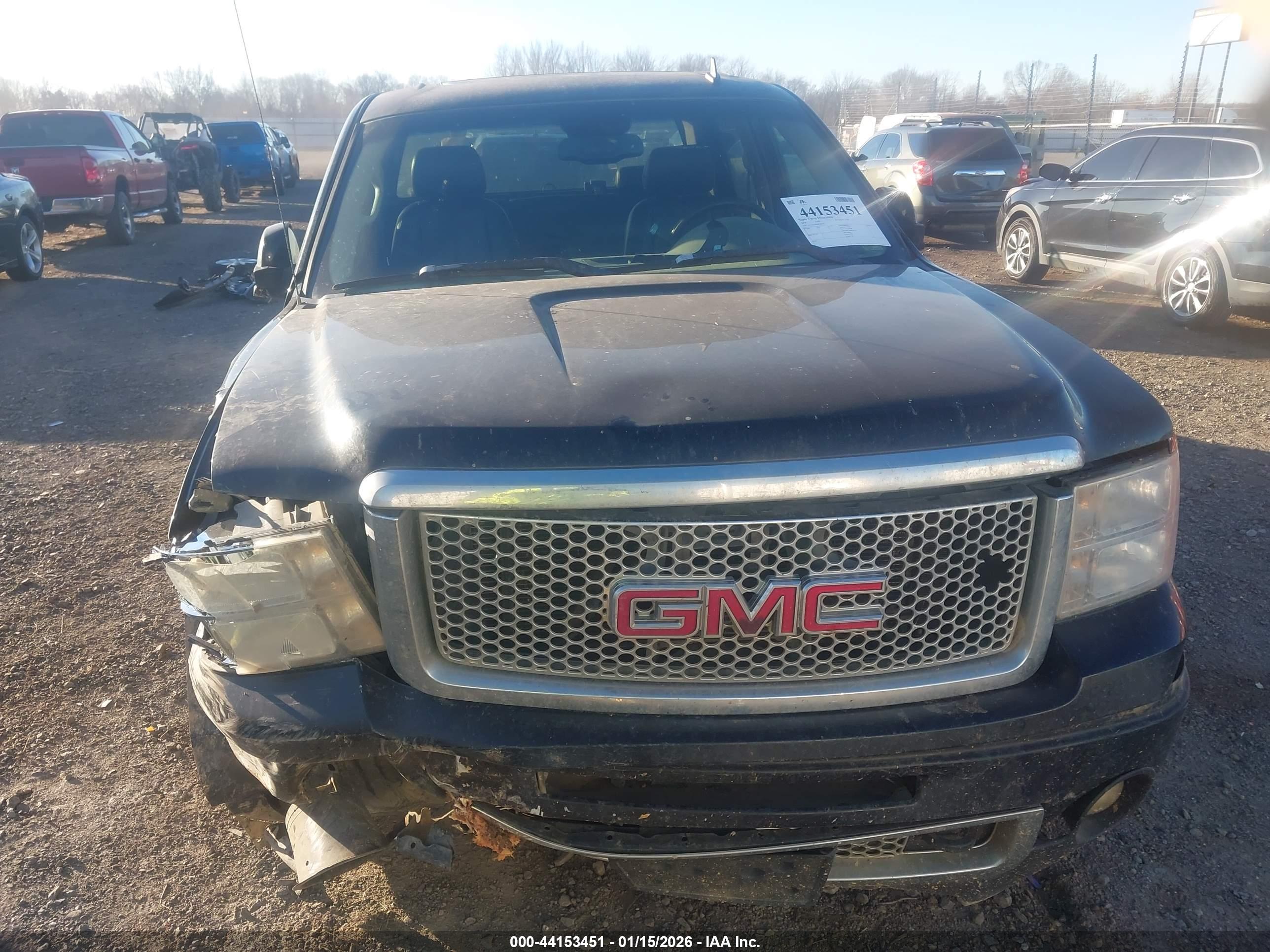 GMC SIERRA image 6