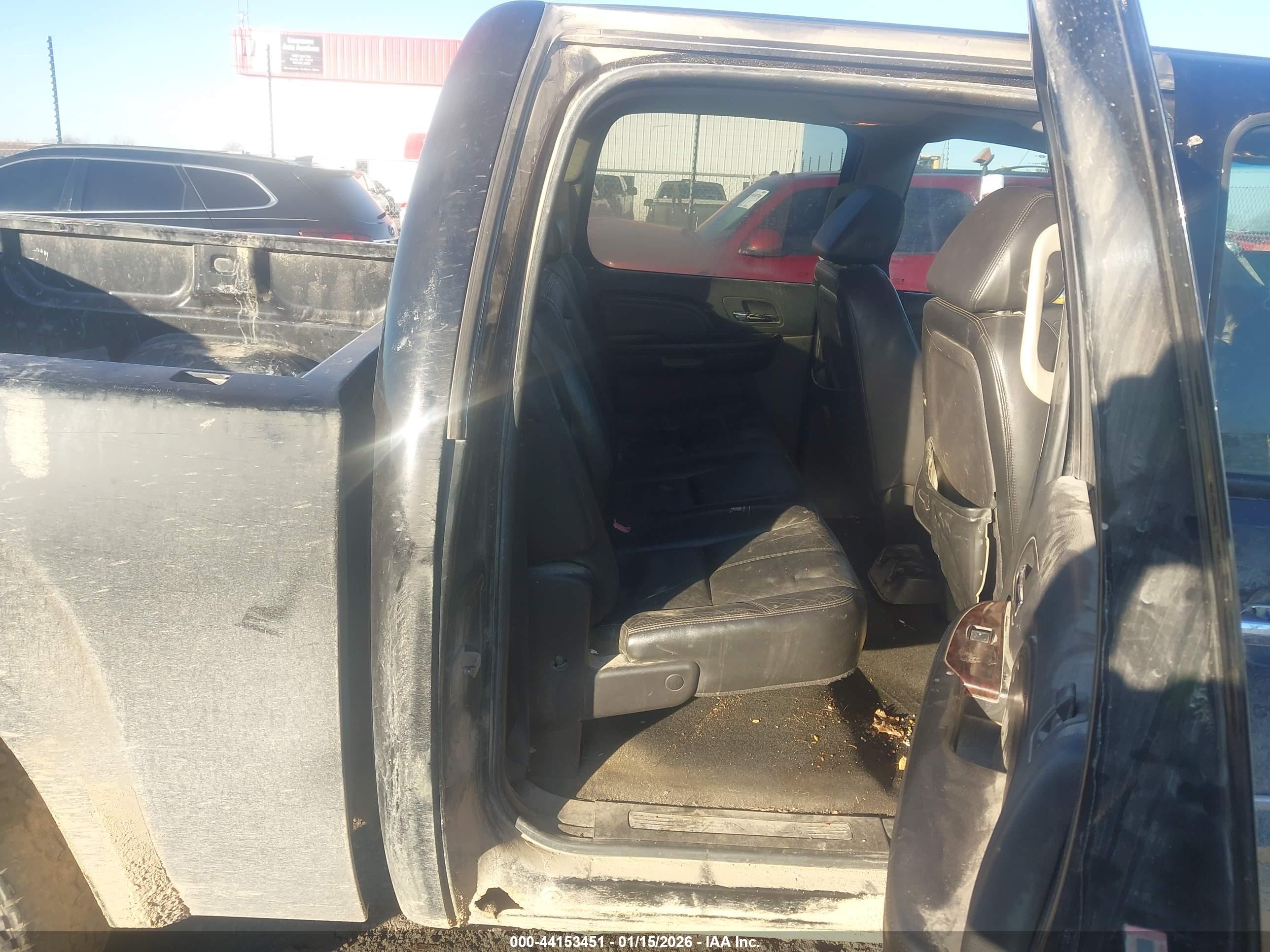 GMC SIERRA image 8