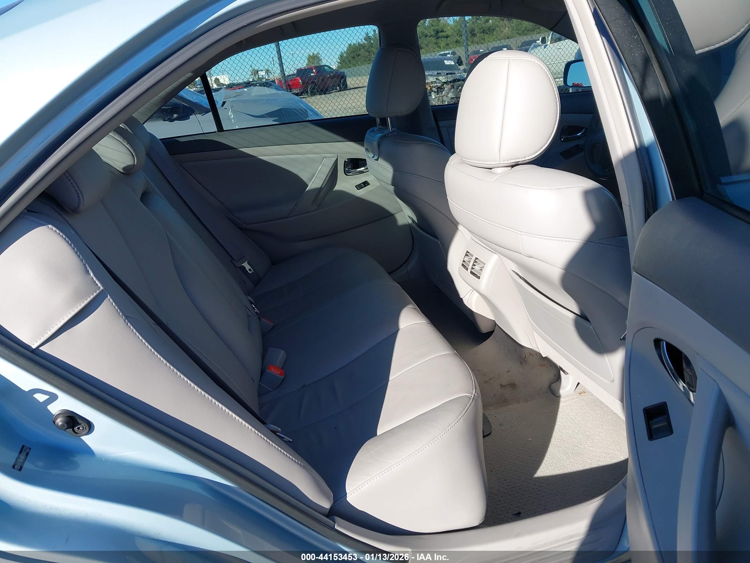 TOYOTA CAMRY image 8