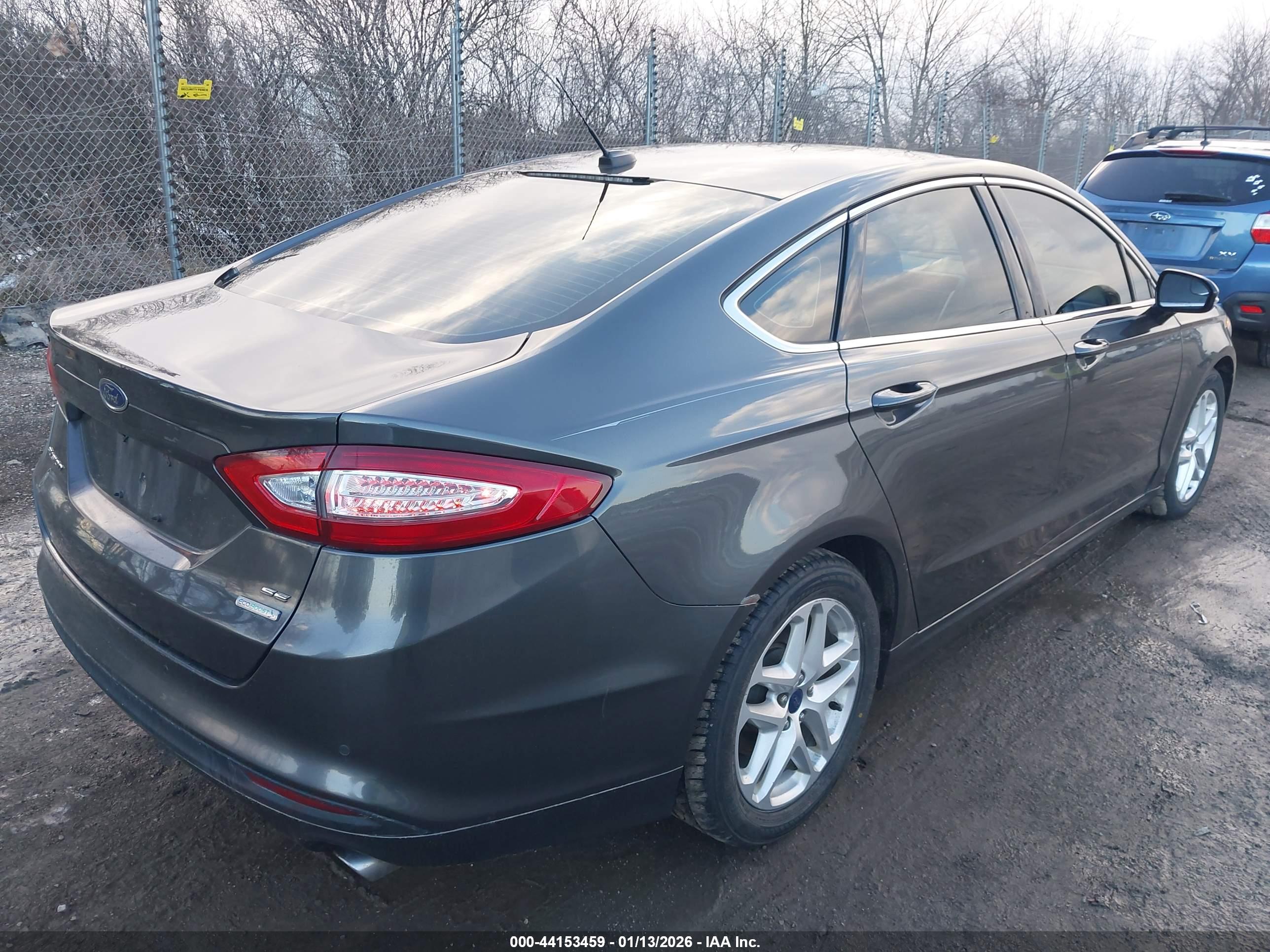 FORD FUSION image 4