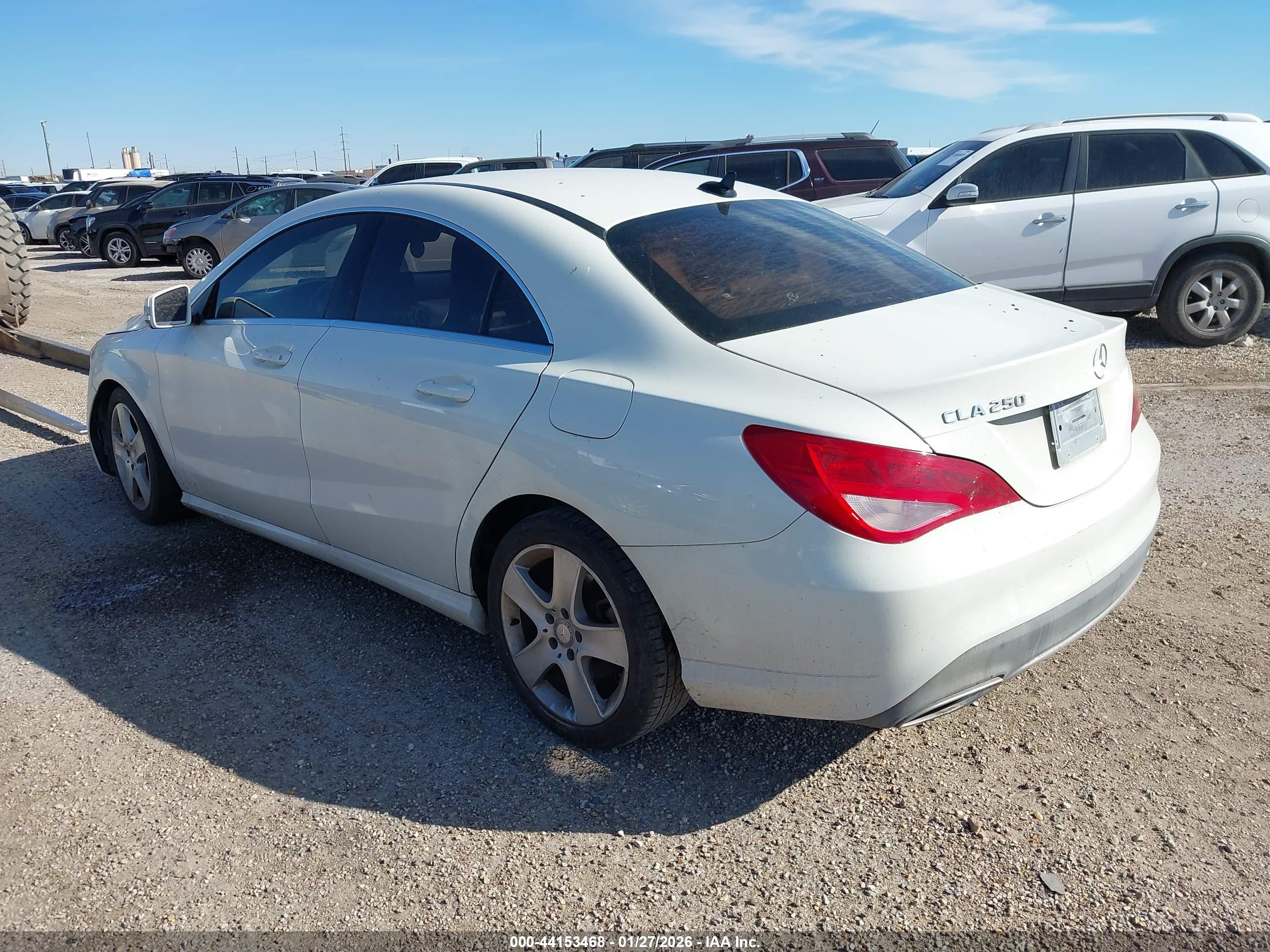 MERCEDES-BENZ CLA image 3