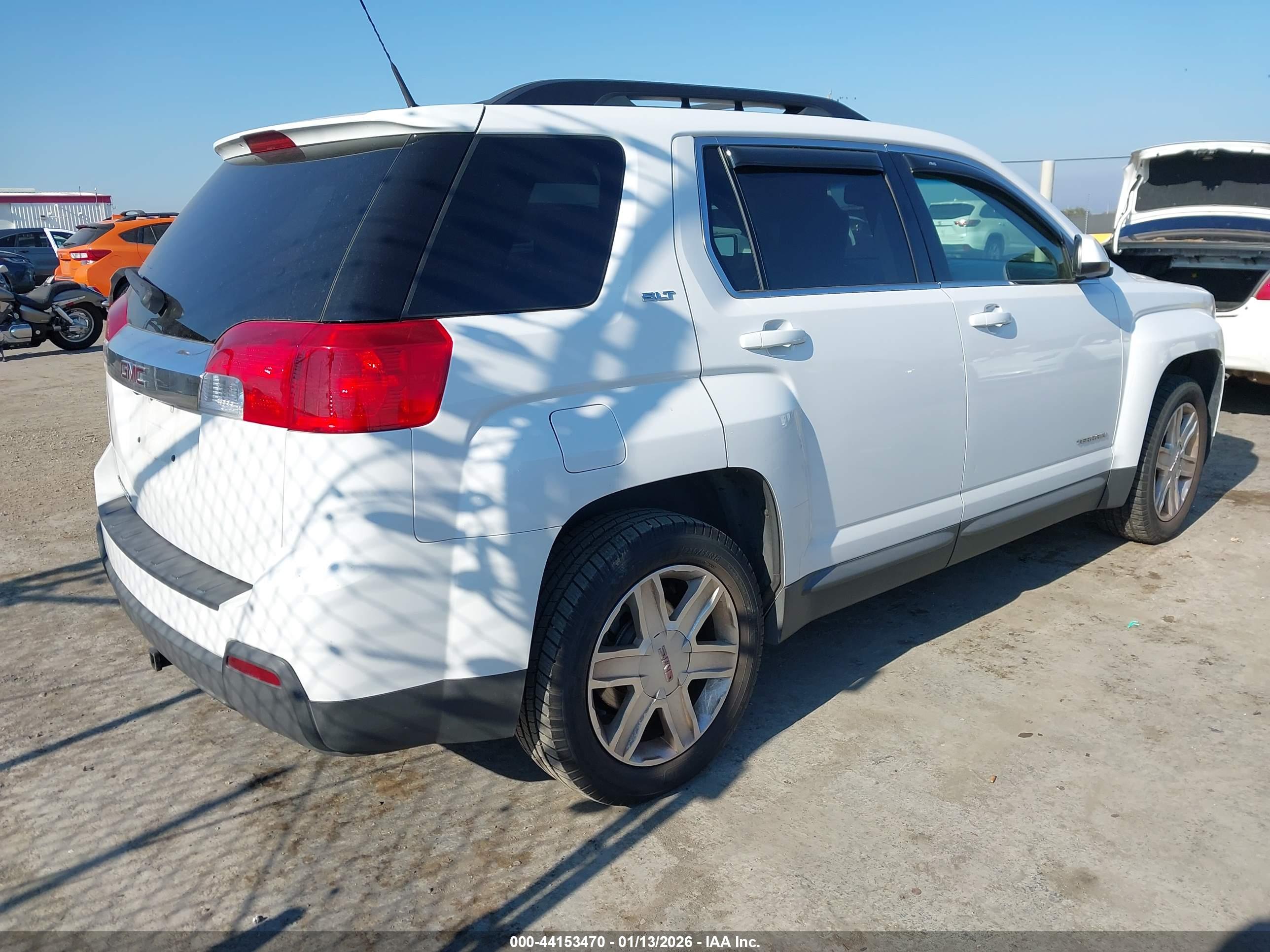 GMC TERRAIN image 4