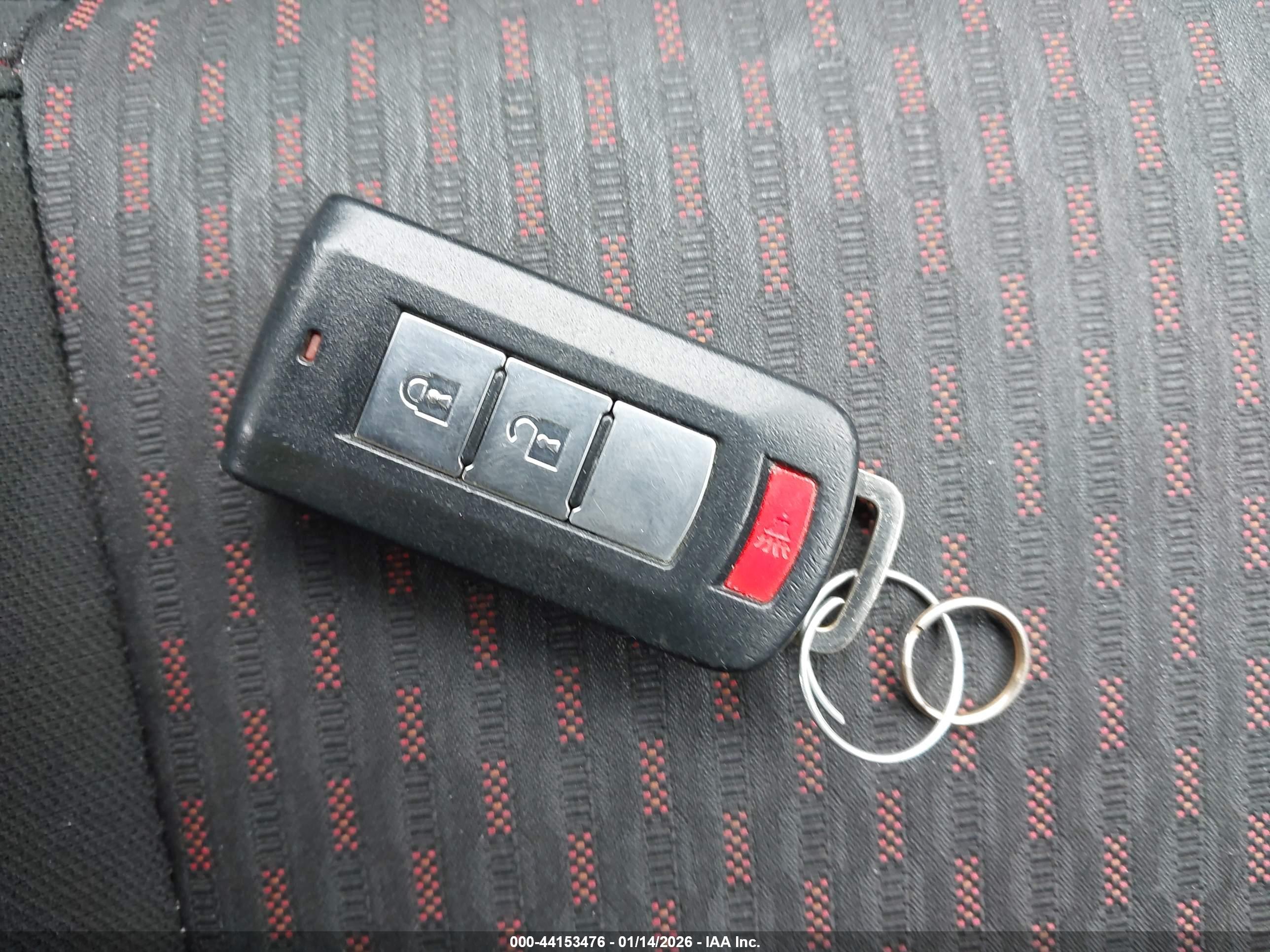 MITSUBISHI OUTLANDER image 11