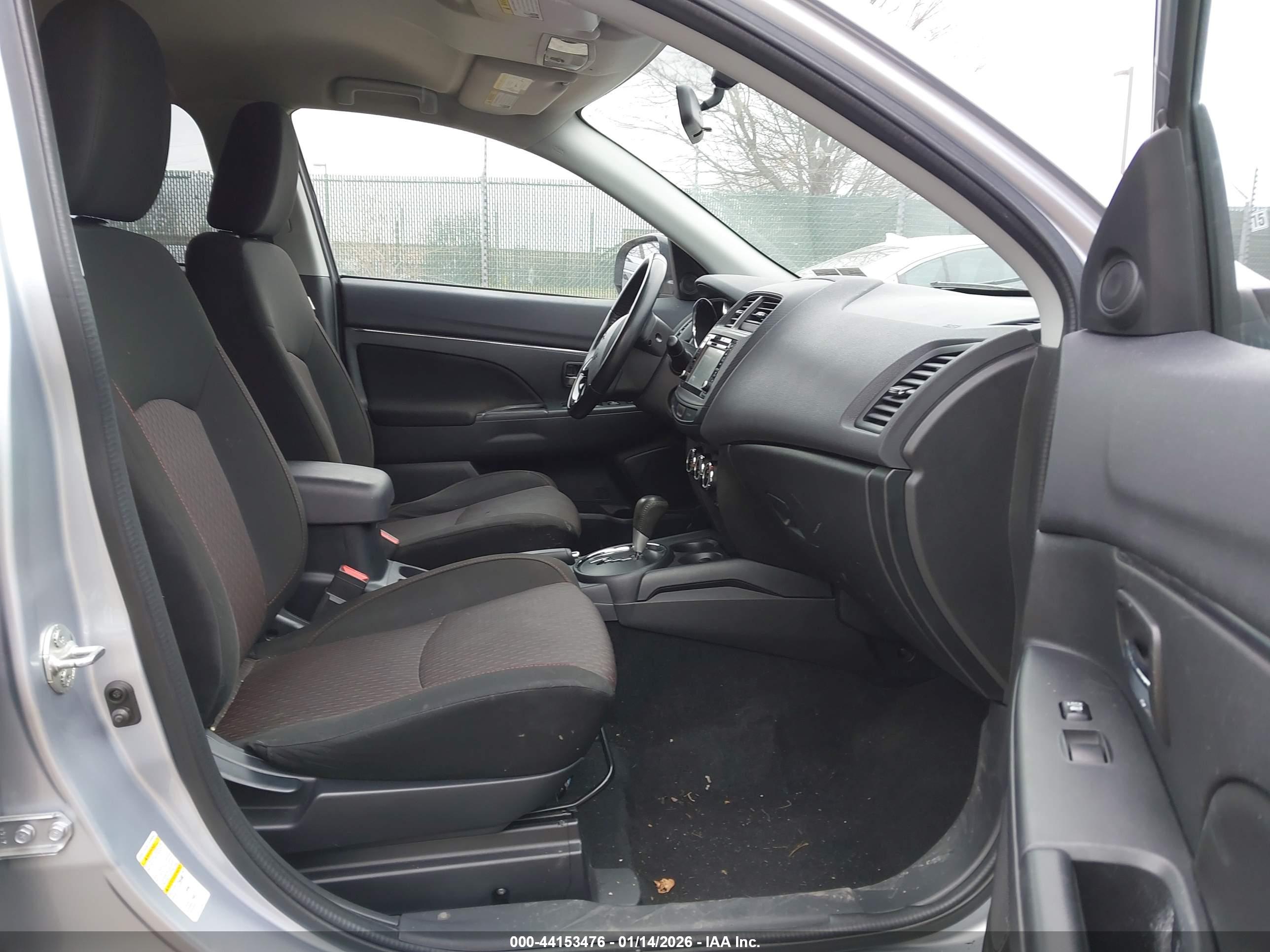 MITSUBISHI OUTLANDER image 5