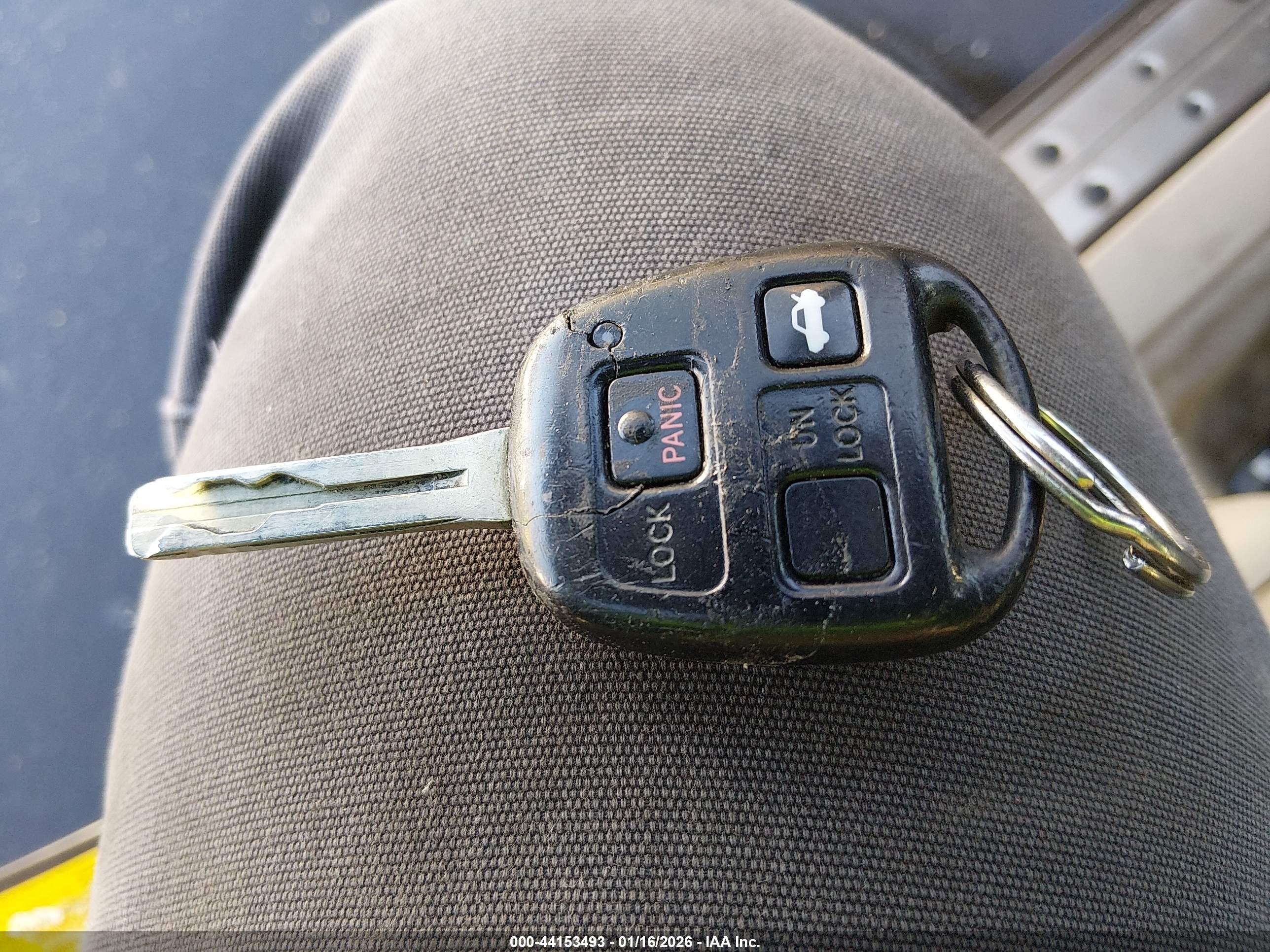 LEXUS IS image 11