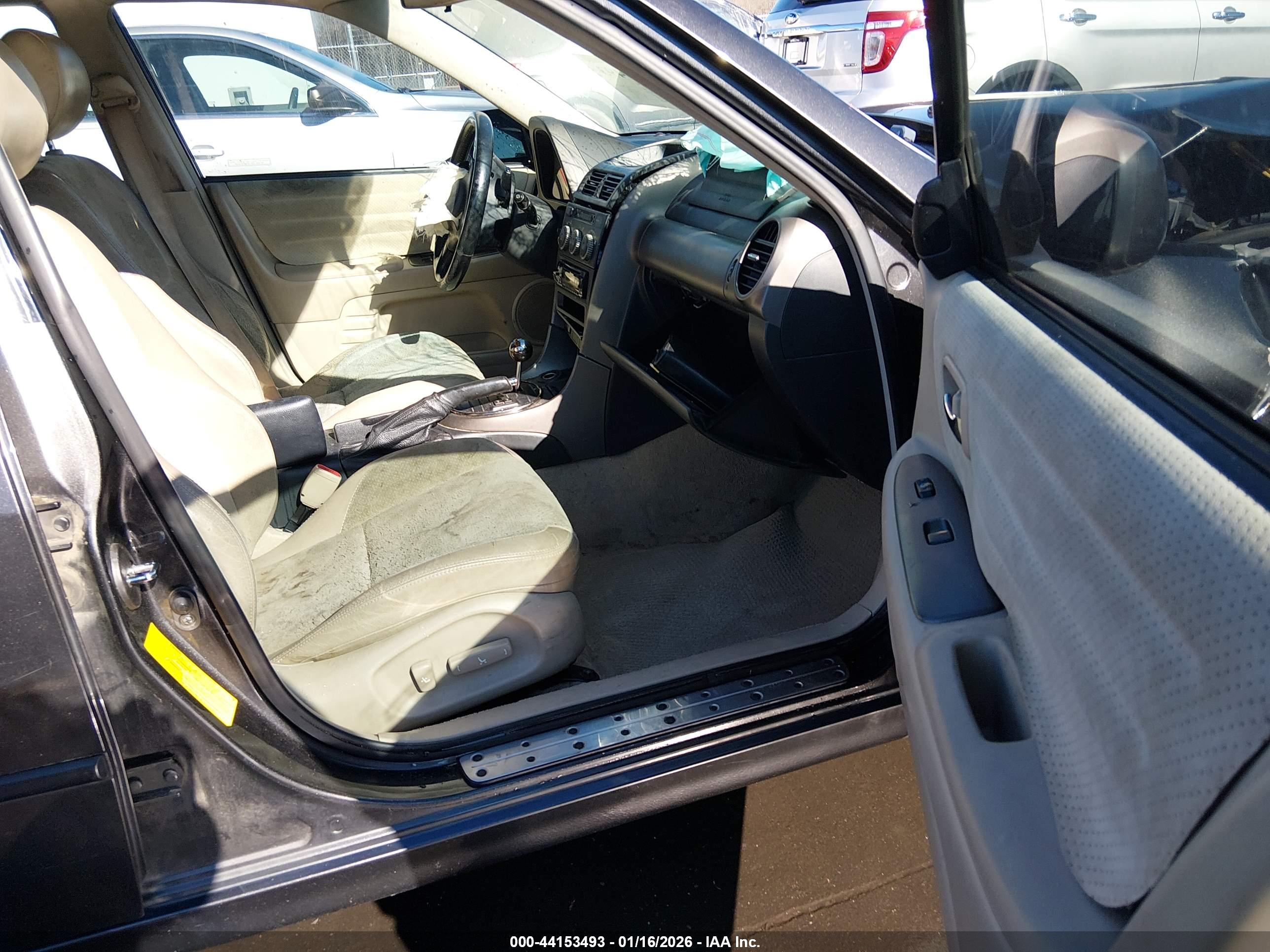 LEXUS IS image 5
